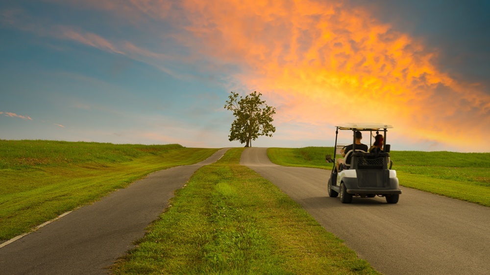 You are currently viewing The Benefits Of Owning A Brand New Golf Cart