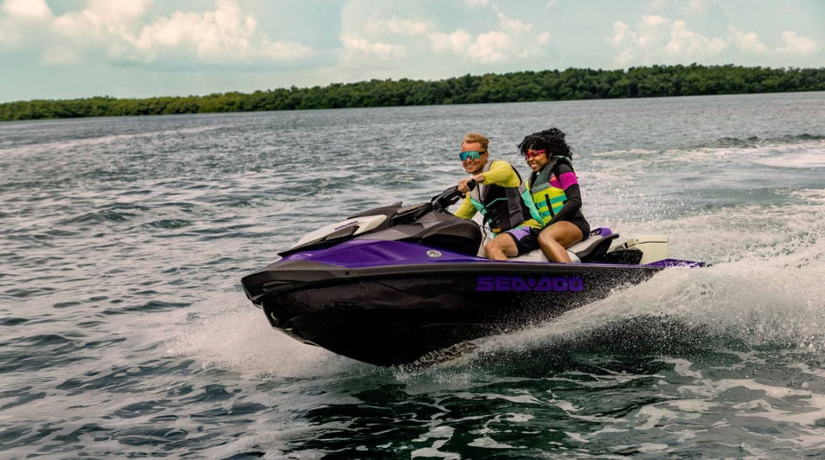 You are currently viewing Why Late Summer Is The Best Time To Buy A New Personal Watercraft (PWC)?
