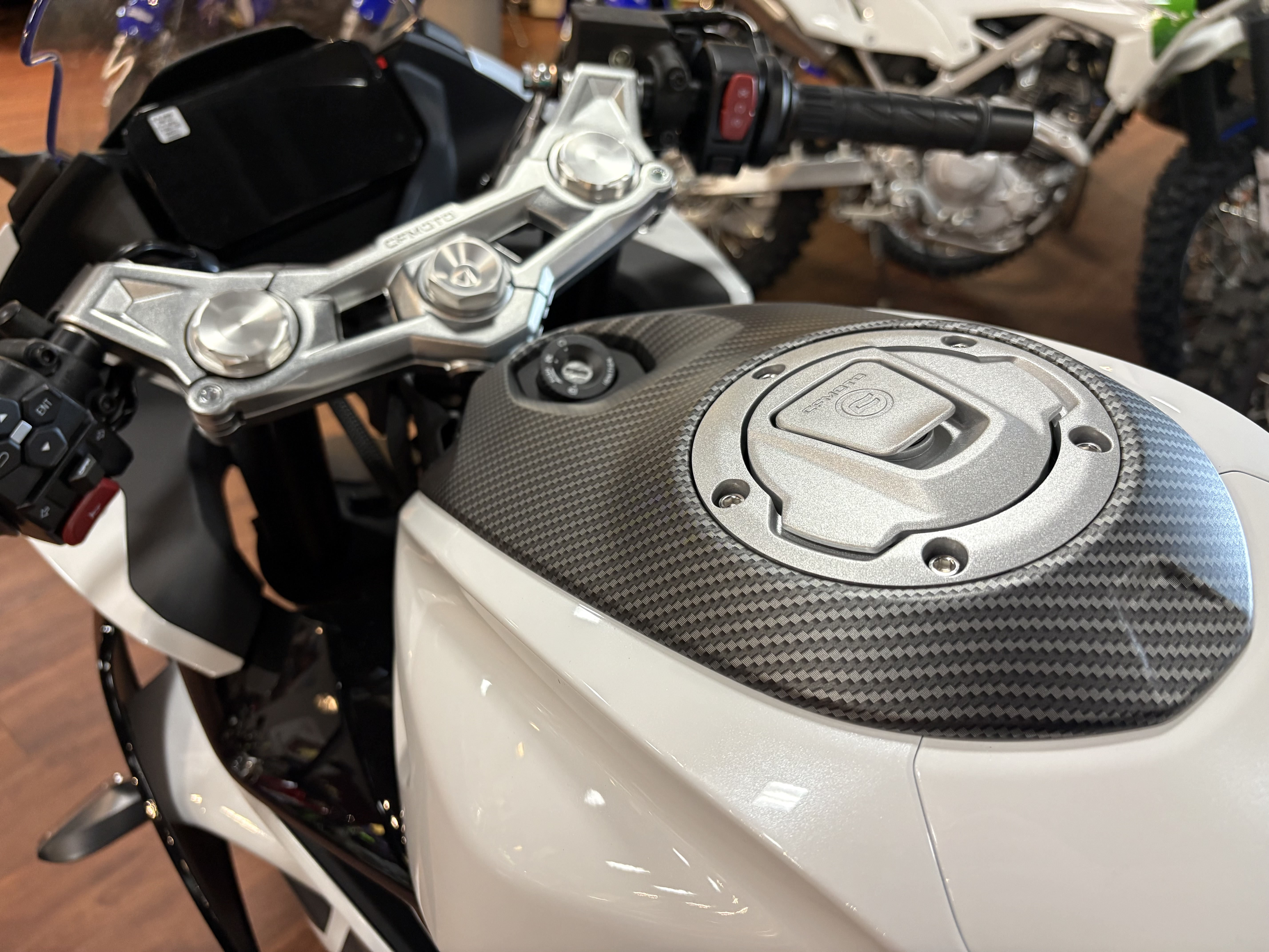 2026 CFMOTO 300SS CF300-5US SPORT BIKE