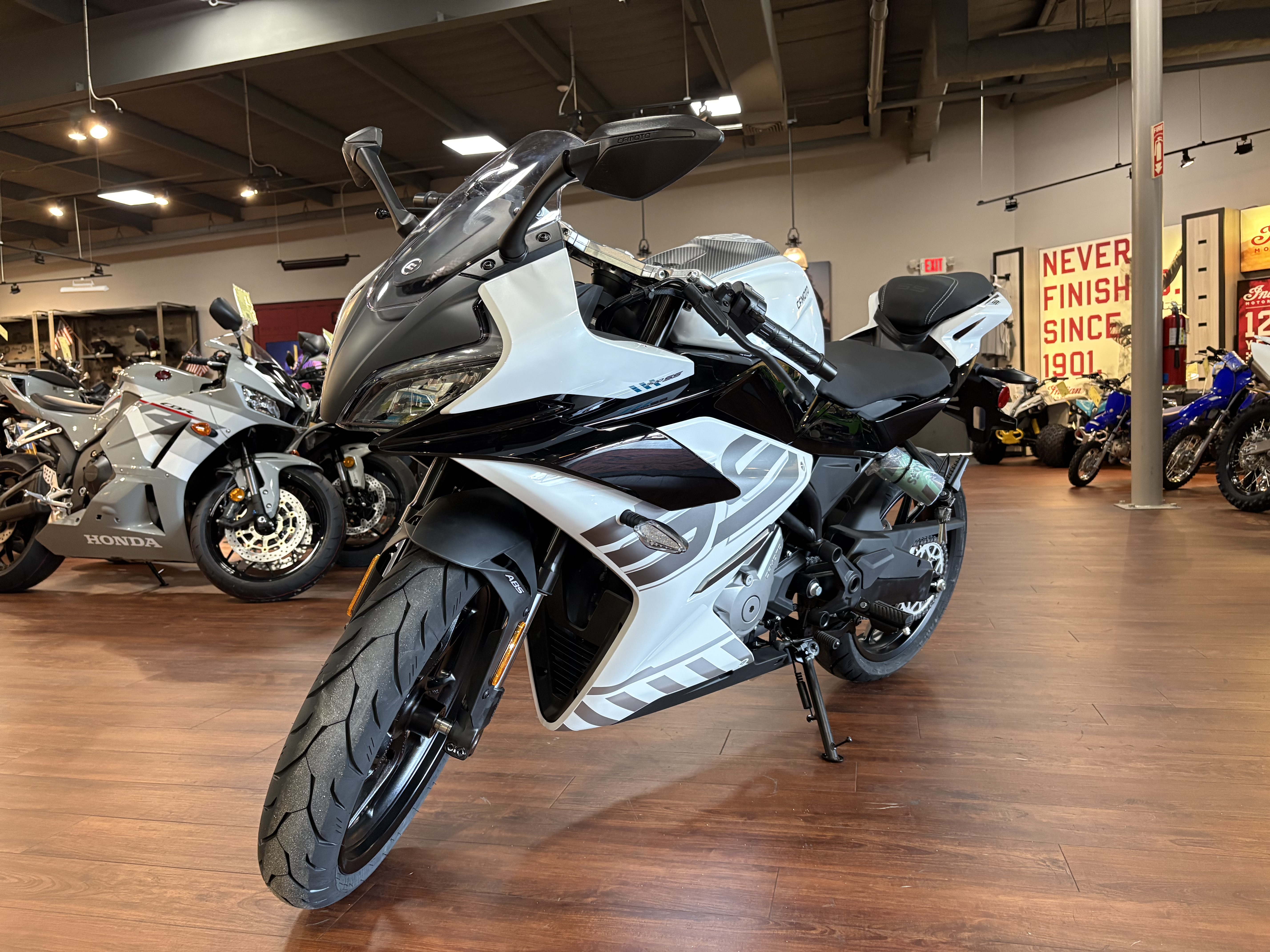 2026 CFMOTO 300SS CF300-5US SPORT BIKE