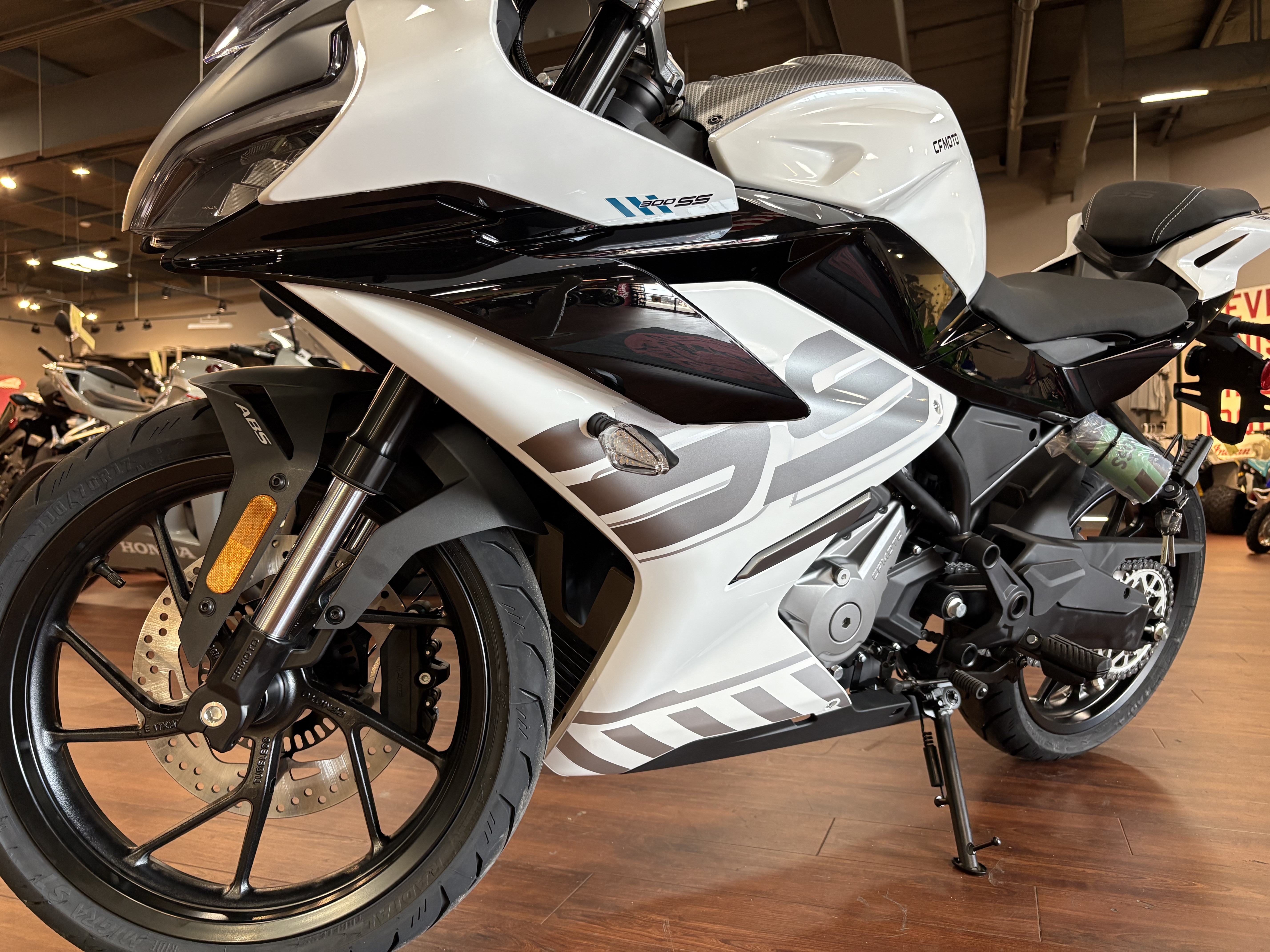 2026 CFMOTO 300SS CF300-5US SPORT BIKE