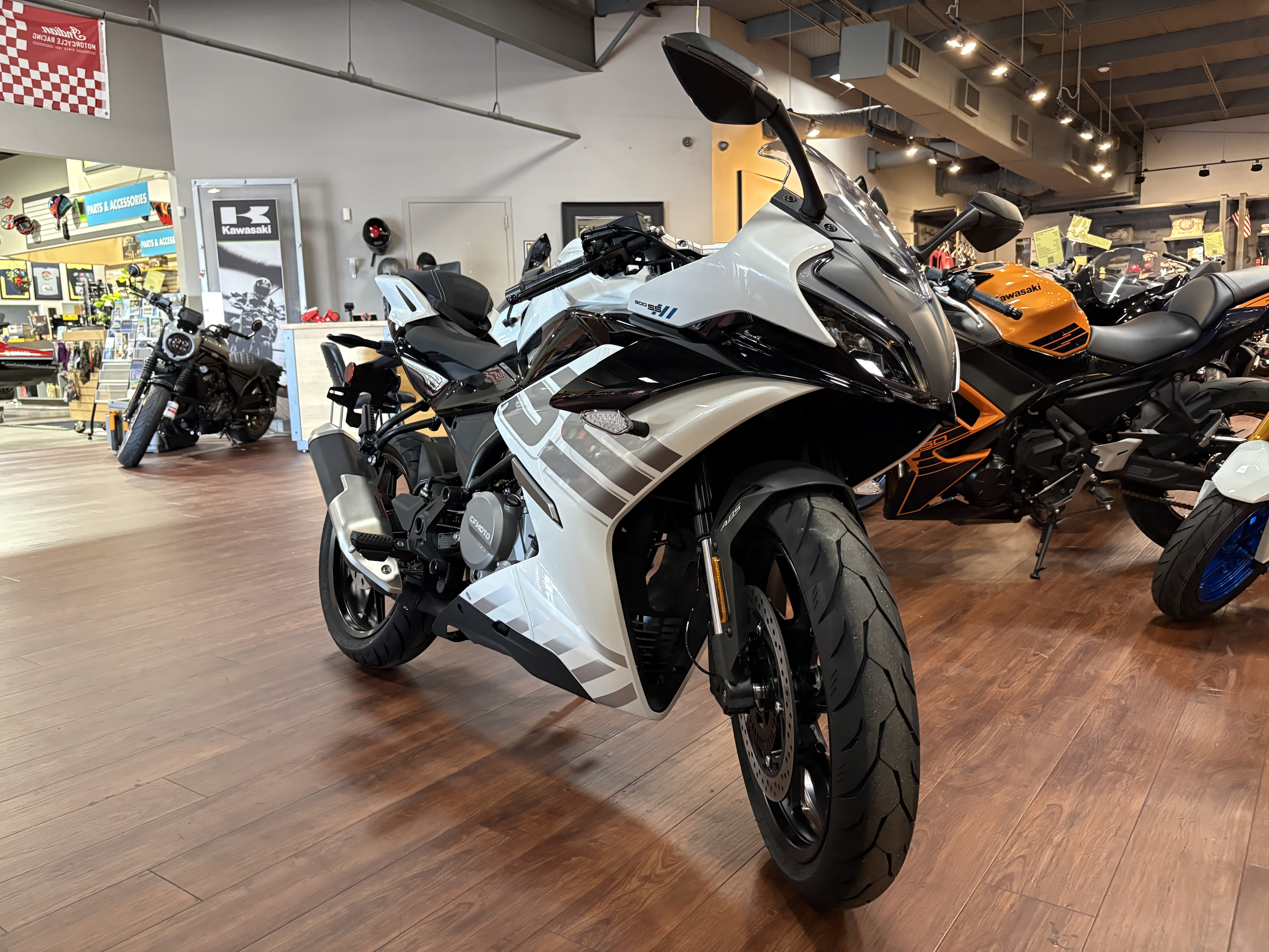 2026 CFMOTO 300SS CF300-5US SPORT BIKE