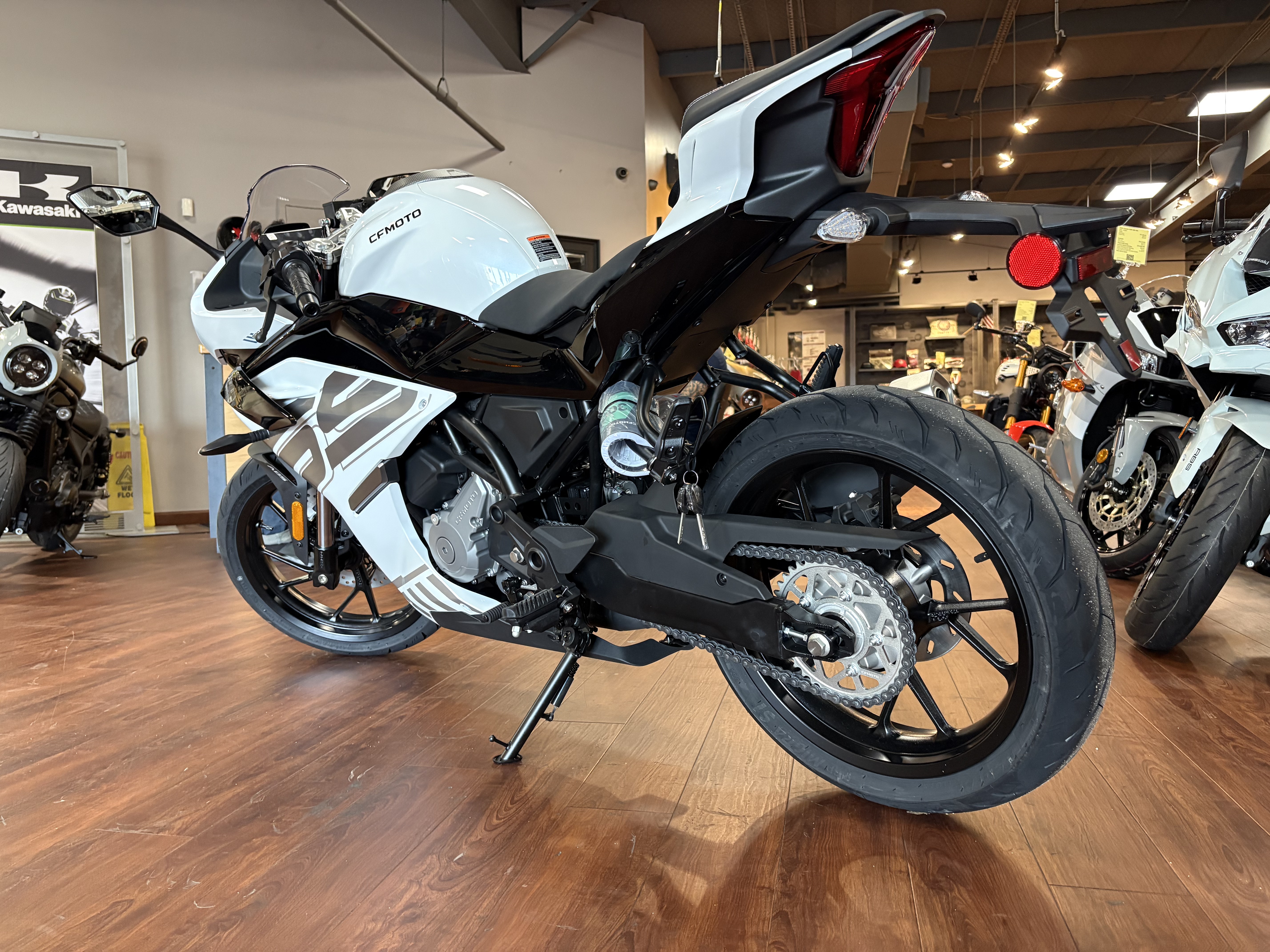 2026 CFMOTO 300SS CF300-5US SPORT BIKE