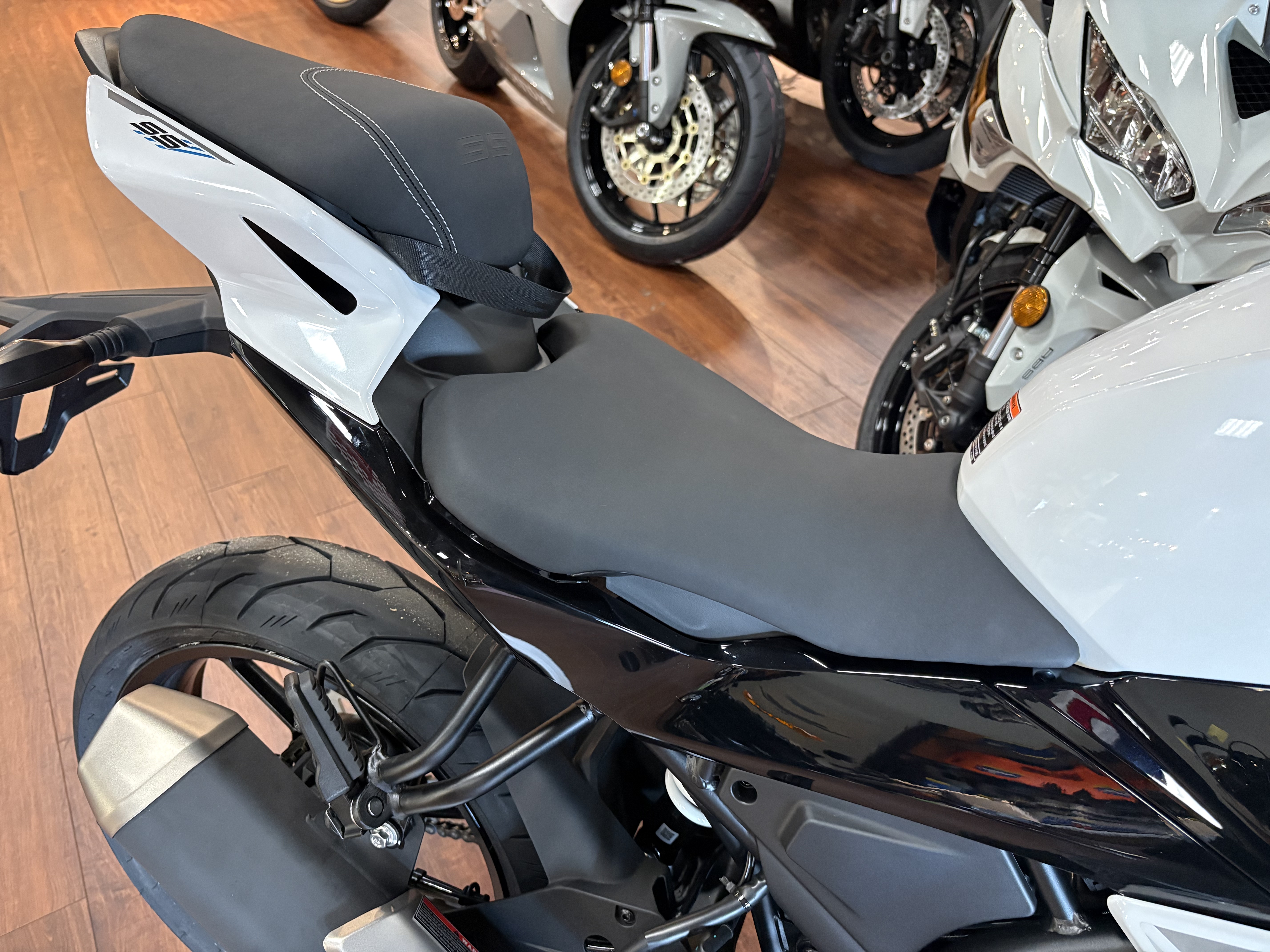2026 CFMOTO 300SS CF300-5US SPORT BIKE