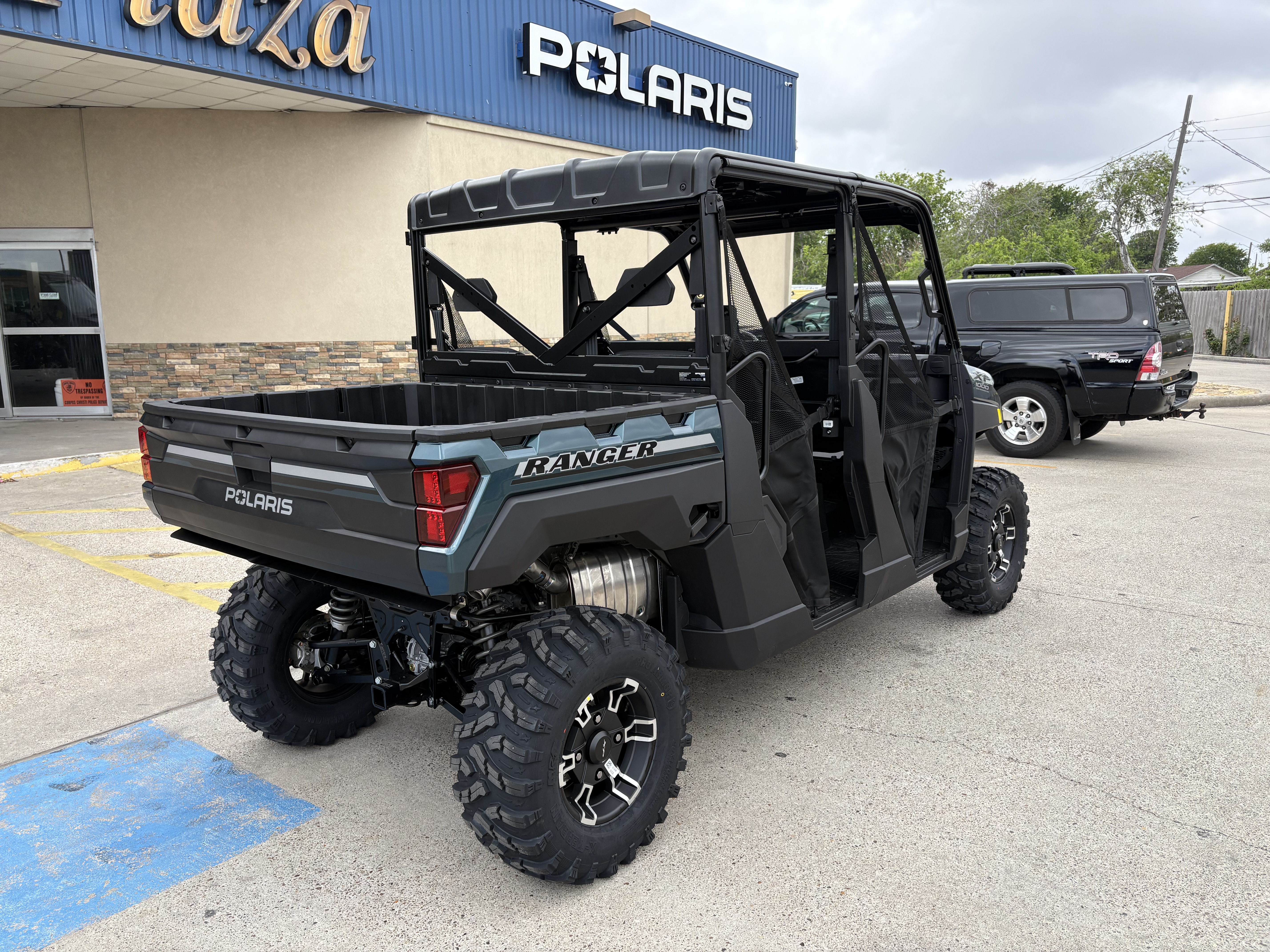 2026 Polaris RANGER CREW XP 1000 Premium Side x Side