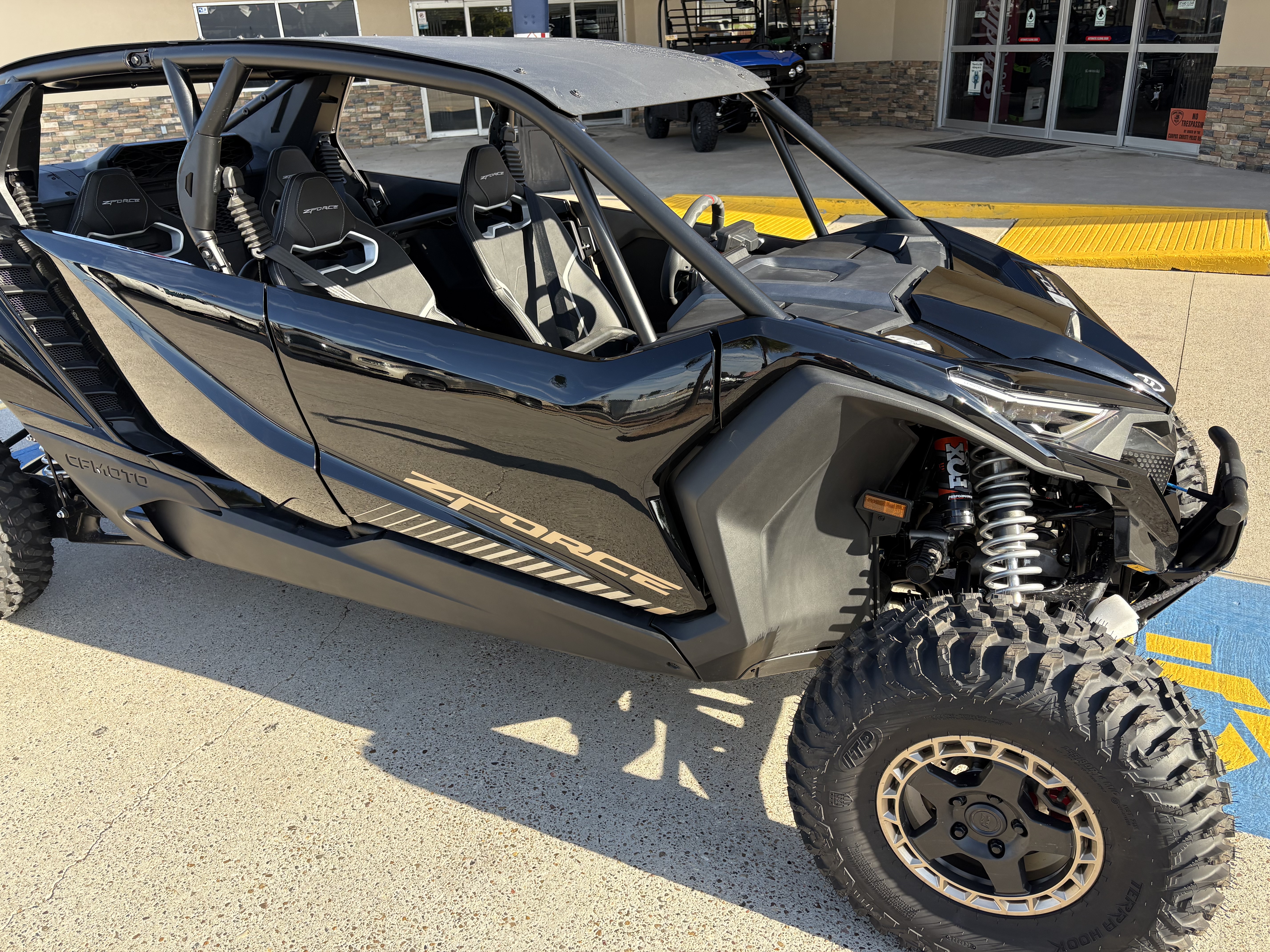 2027 CFMOTO ZFORCE Z10-4 UTILITY VEHICLE