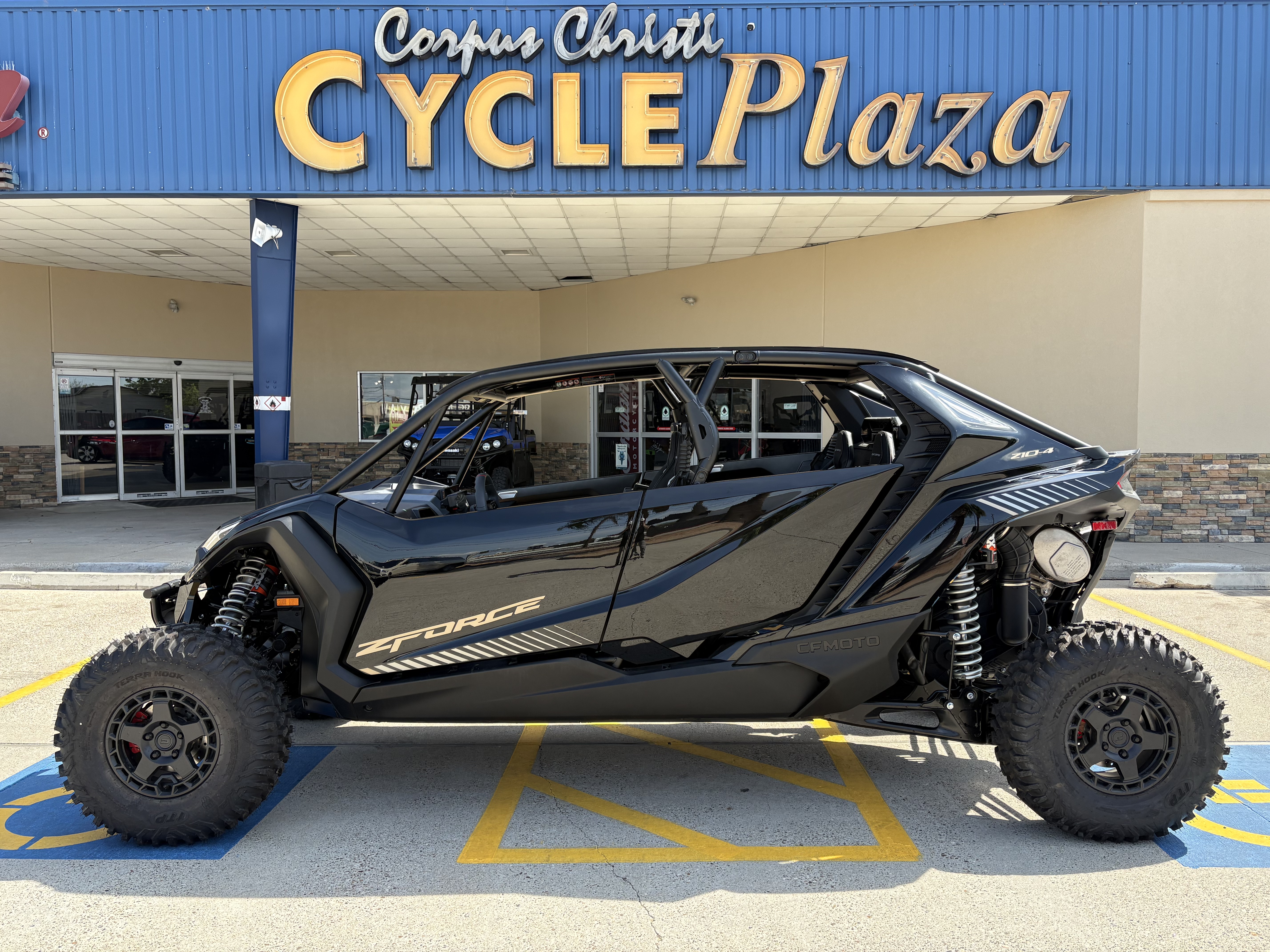 2027 CFMOTO ZFORCE Z10-4 CF1000SZ-L UTILITY VEHICLE