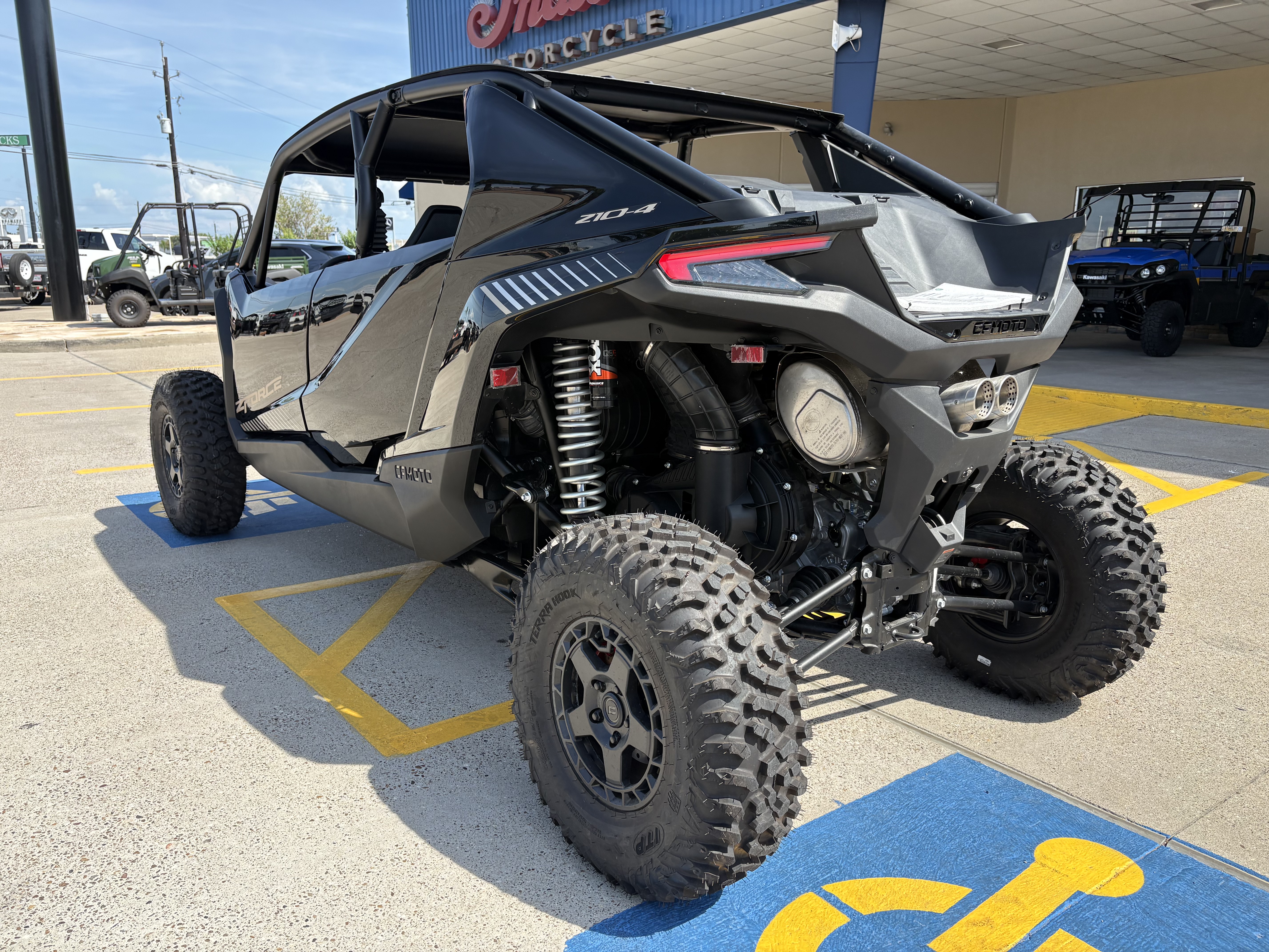 2027 CFMOTO ZFORCE Z10-4 CF1000SZ-L UTILITY VEHICLE