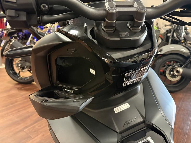 2027 Honda ADV160 SCOOTER