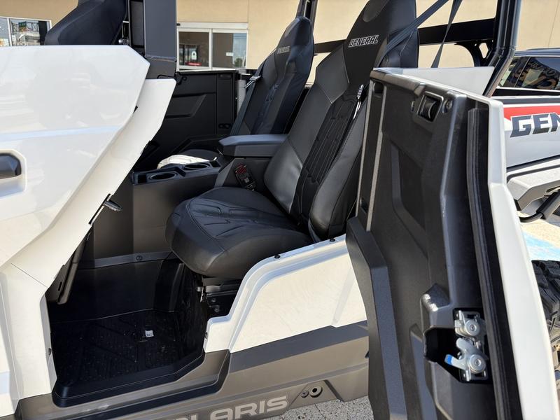 2027 Polaris GENERAL XP 4 1000 Sport Side x Side