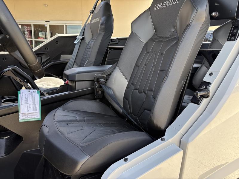2027 Polaris GENERAL XP 4 1000 Sport Side x Side