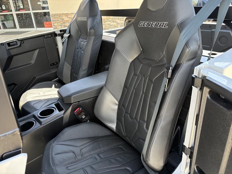 2027 Polaris GENERAL XP 4 1000 Sport Side x Side