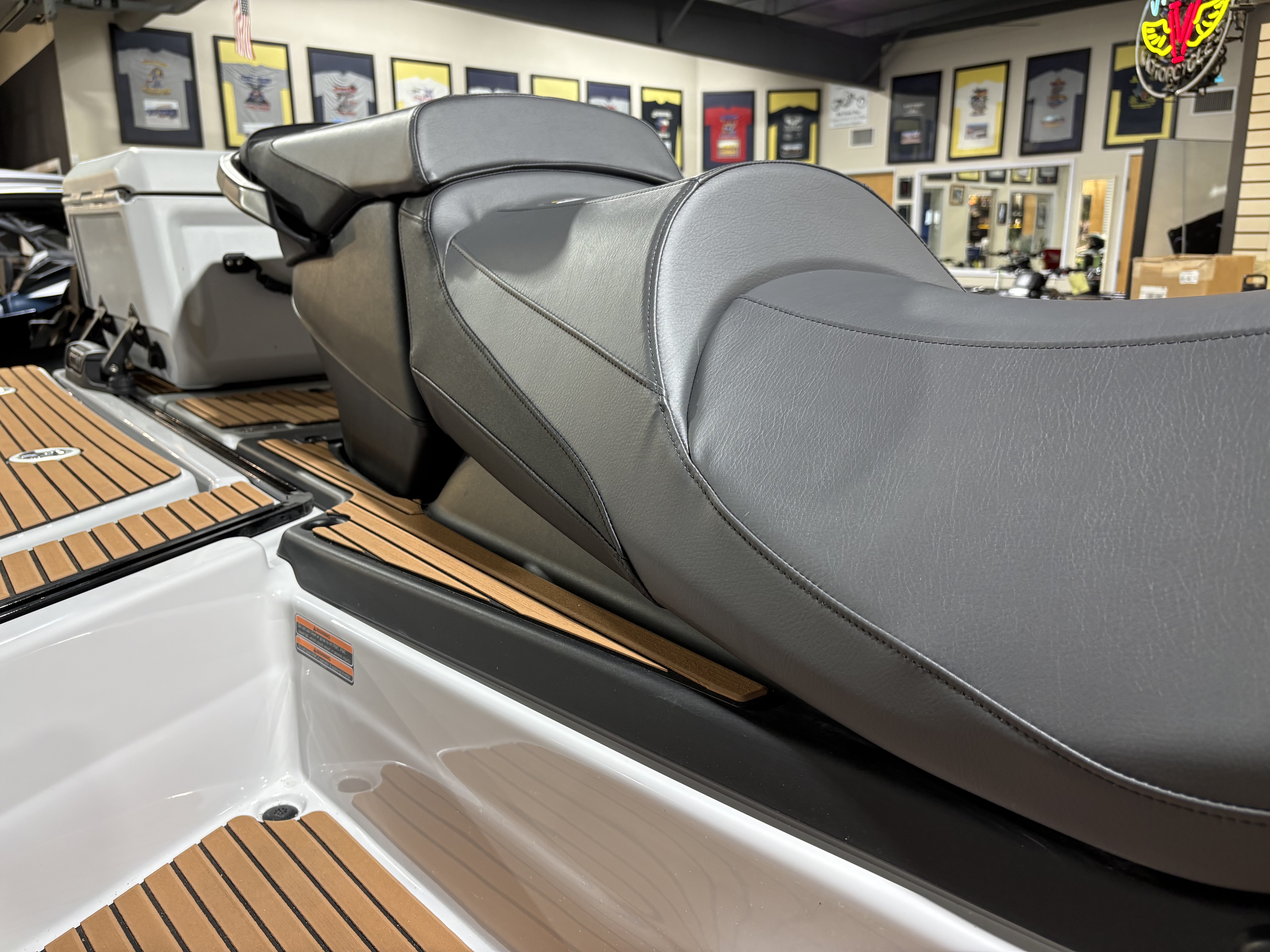2027 Yamaha Waverunner CROSSWAVE-MIST GRAY WATERCRAFT