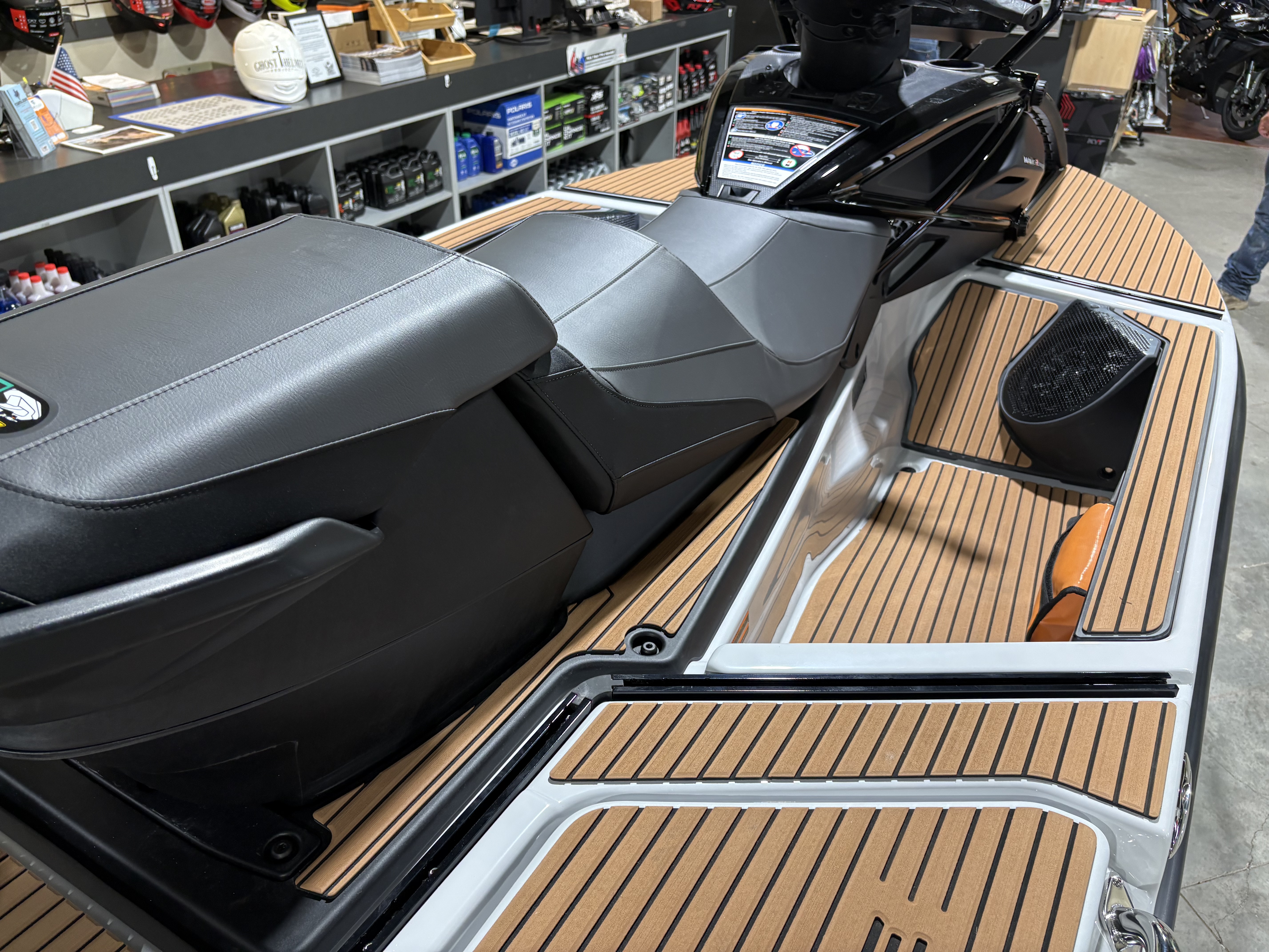 2027 Yamaha Waverunner CROSSWAVE-MIST GRAY WATERCRAFT