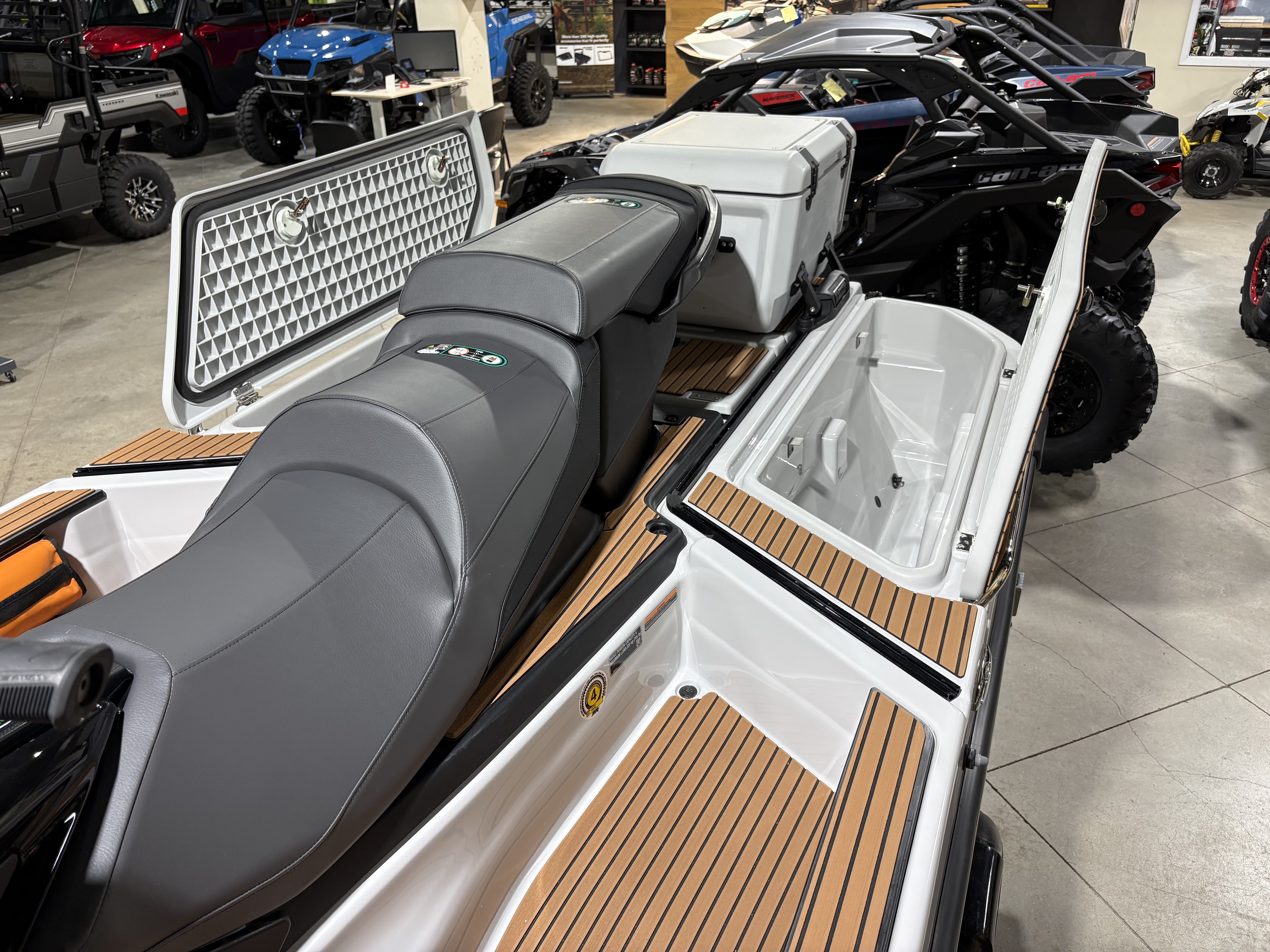 2027 Yamaha Waverunner CROSSWAVE-MIST GRAY WATERCRAFT