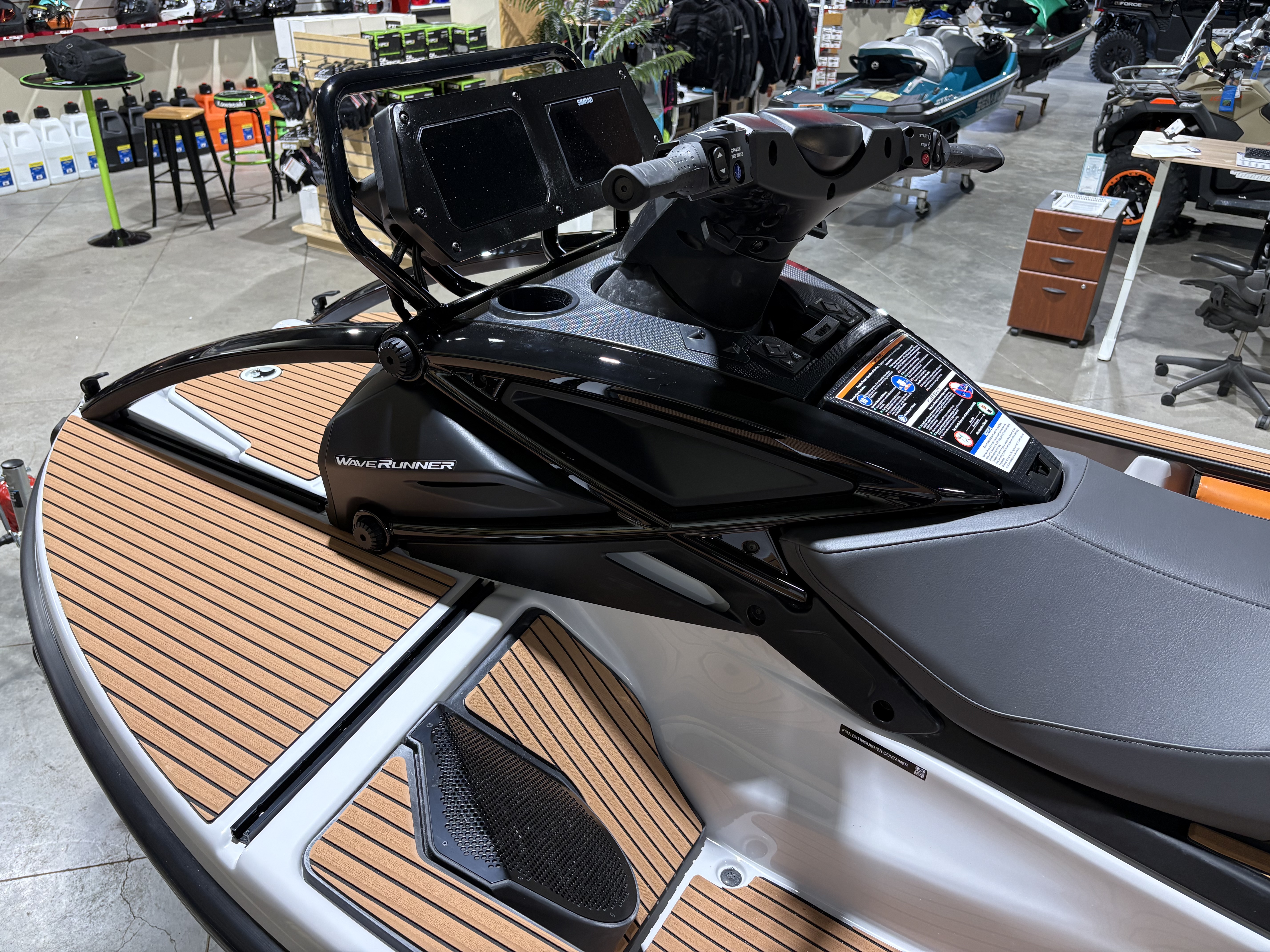 2027 Yamaha Waverunner CROSSWAVE-MIST GRAY WATERCRAFT