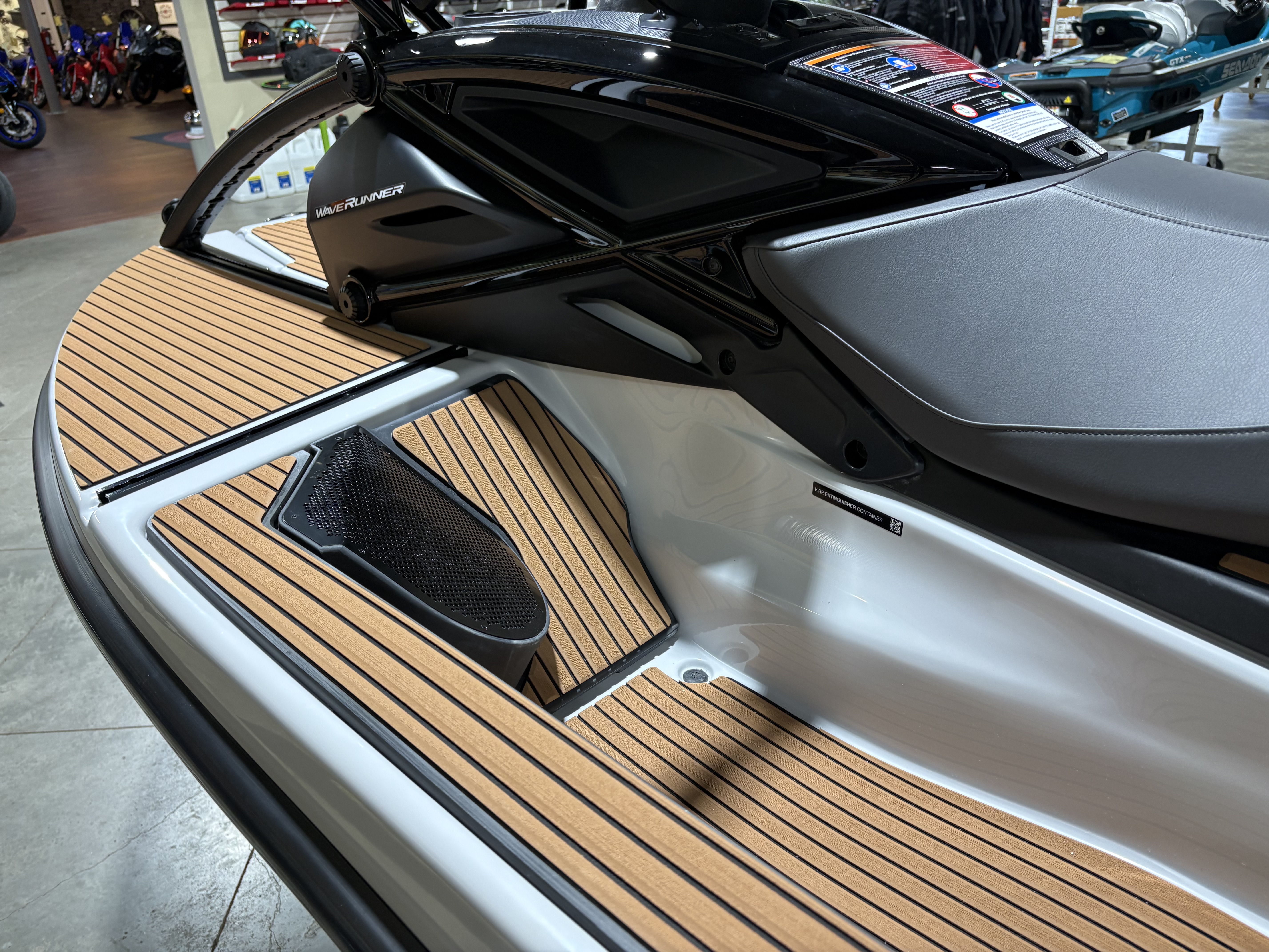 2027 Yamaha Waverunner CROSSWAVE-MIST GRAY WATERCRAFT