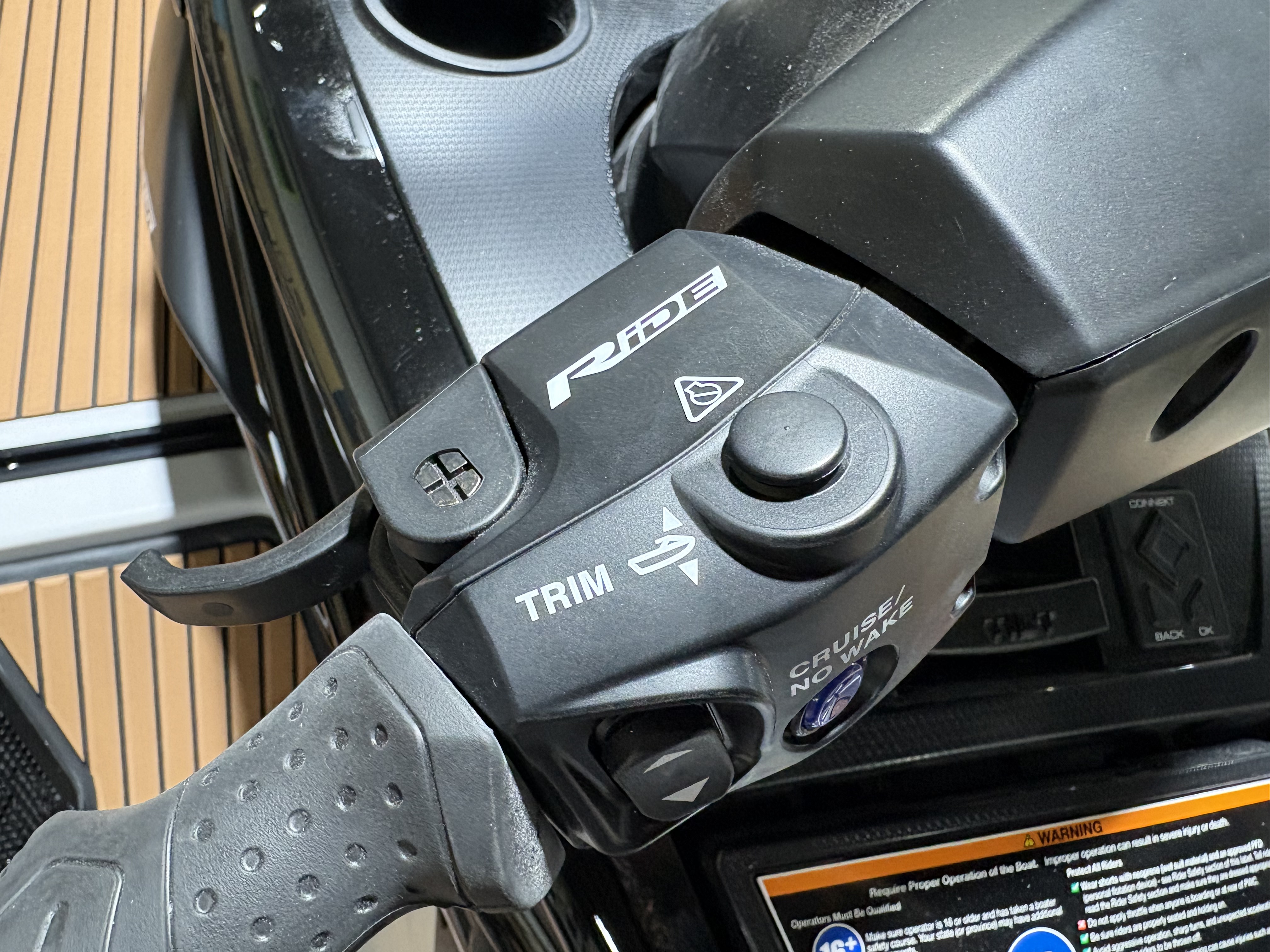 2027 Yamaha Waverunner CROSSWAVE-MIST GRAY WATERCRAFT