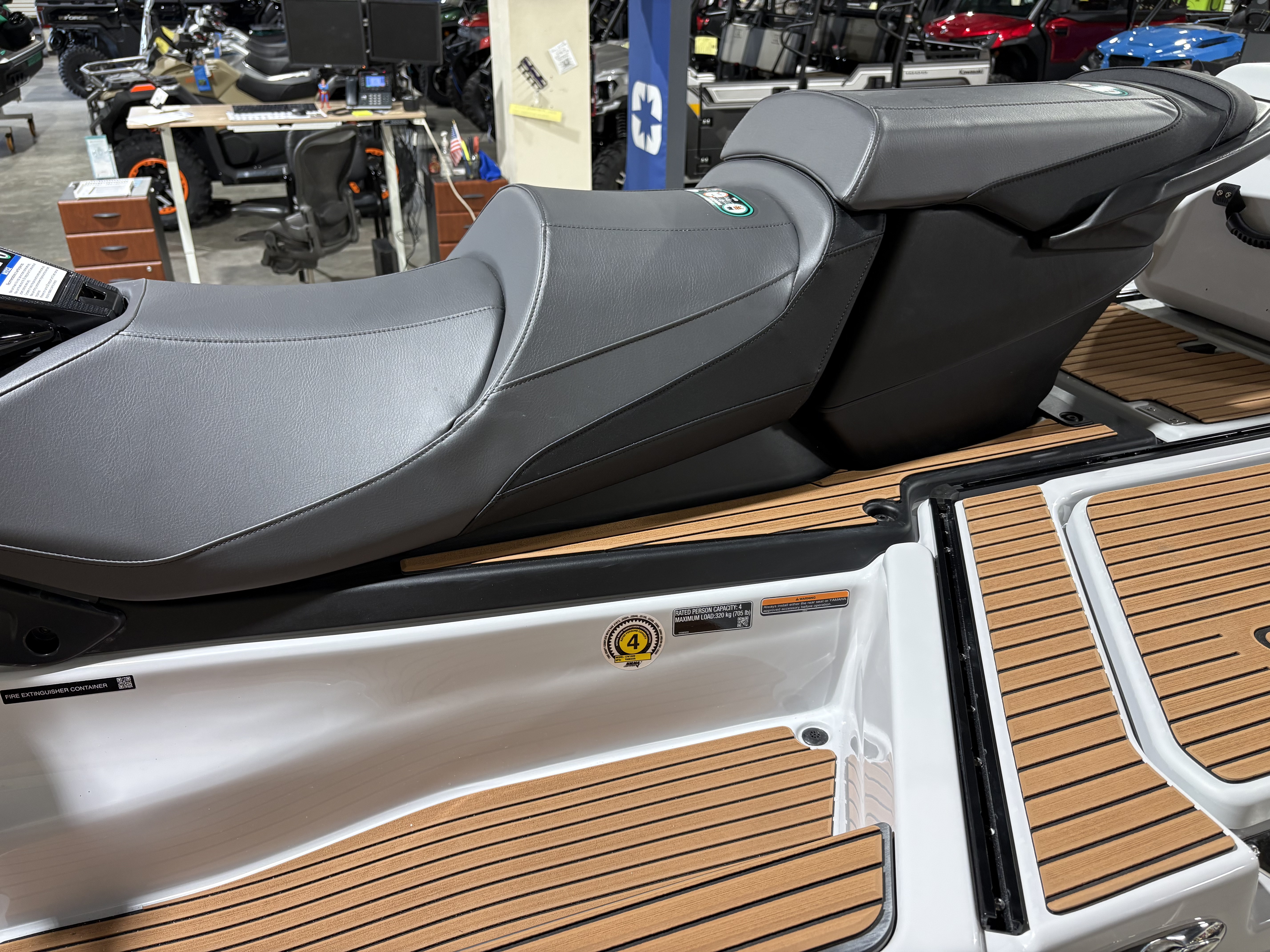 2027 Yamaha Waverunner CROSSWAVE-MIST GRAY WATERCRAFT