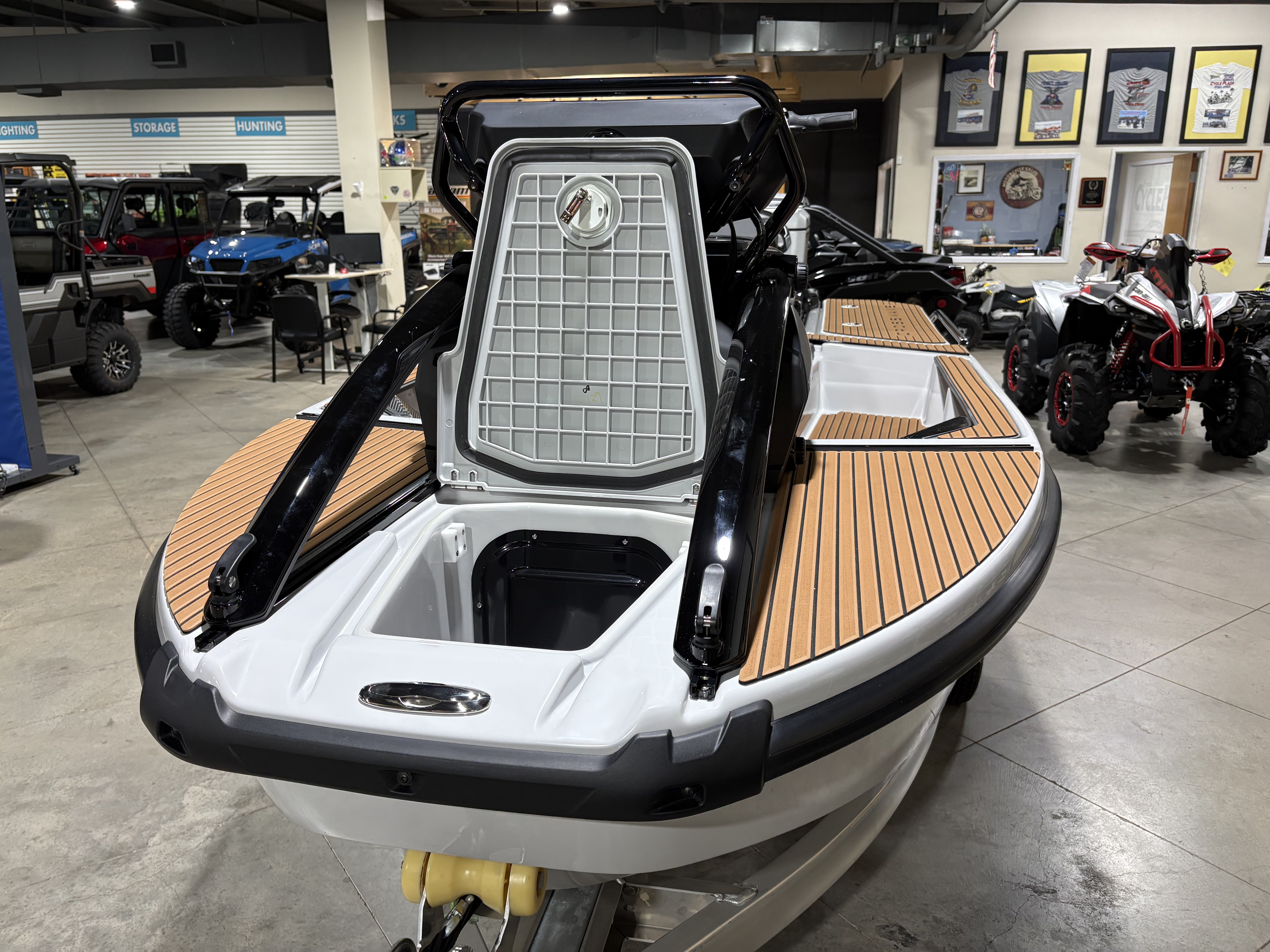 2027 Yamaha Waverunner CROSSWAVE-MIST GRAY WATERCRAFT