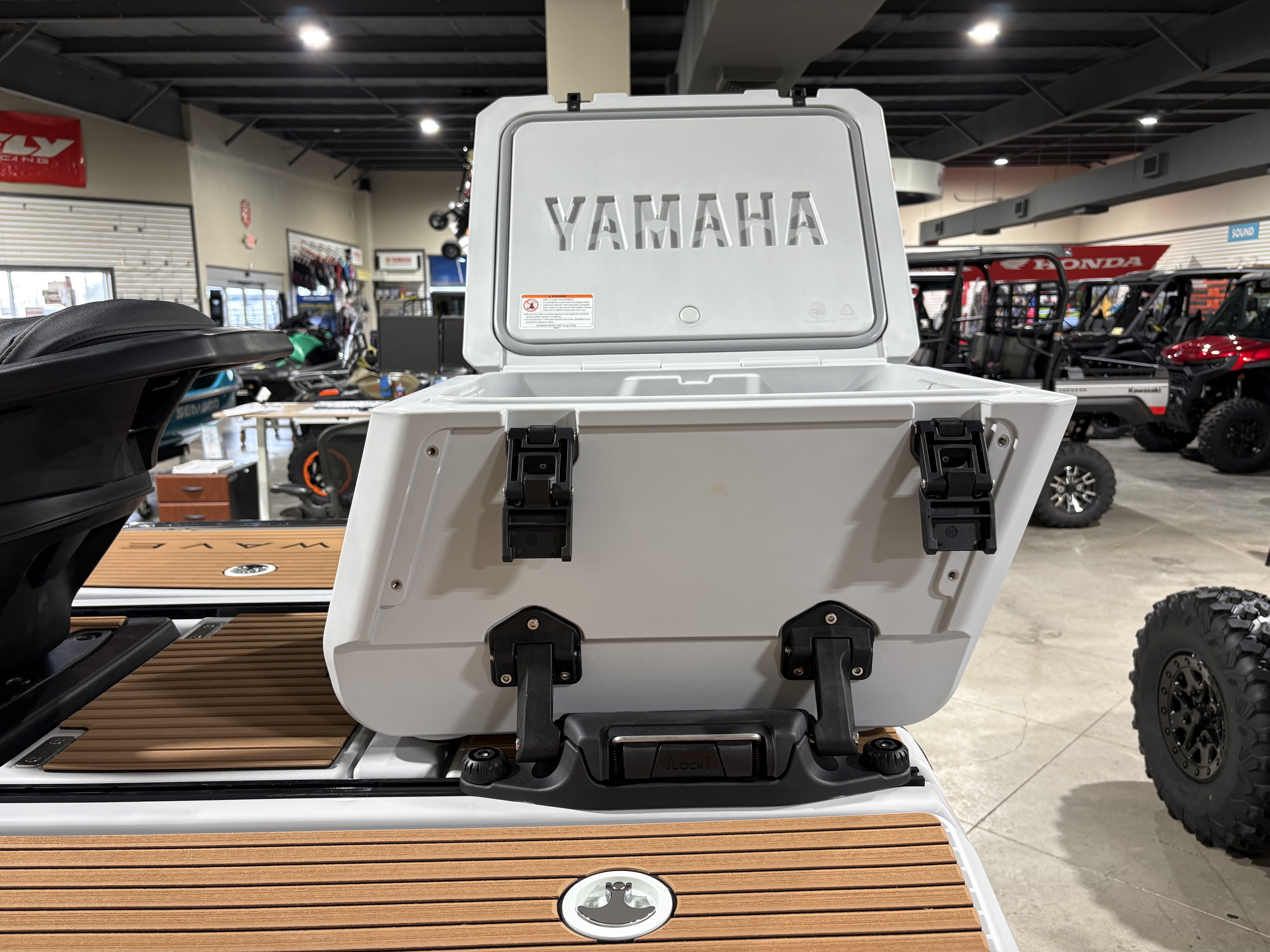 2027 Yamaha Waverunner CROSSWAVE-MIST GRAY WATERCRAFT