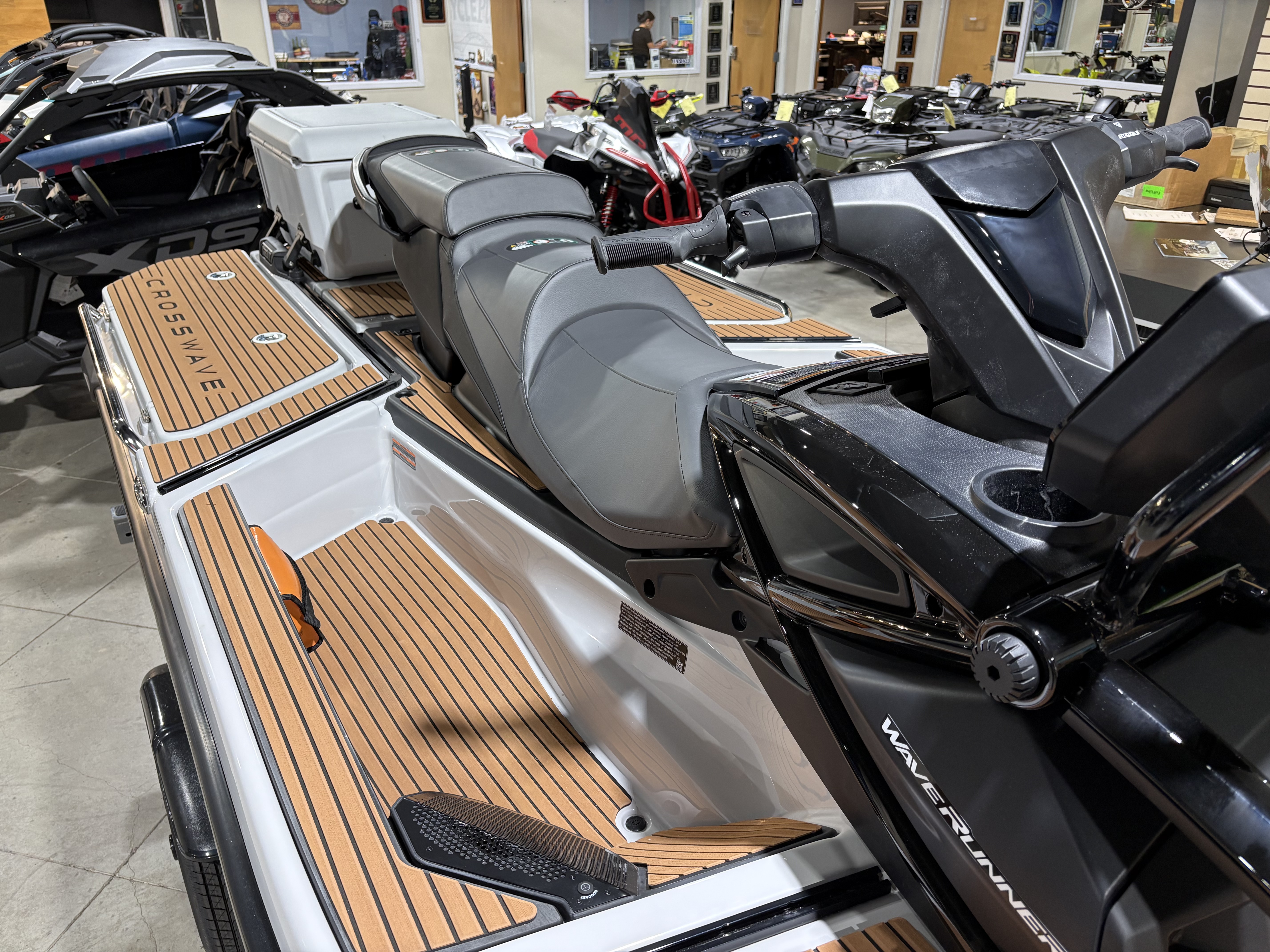 2027 Yamaha Waverunner CROSSWAVE-MIST GRAY WATERCRAFT