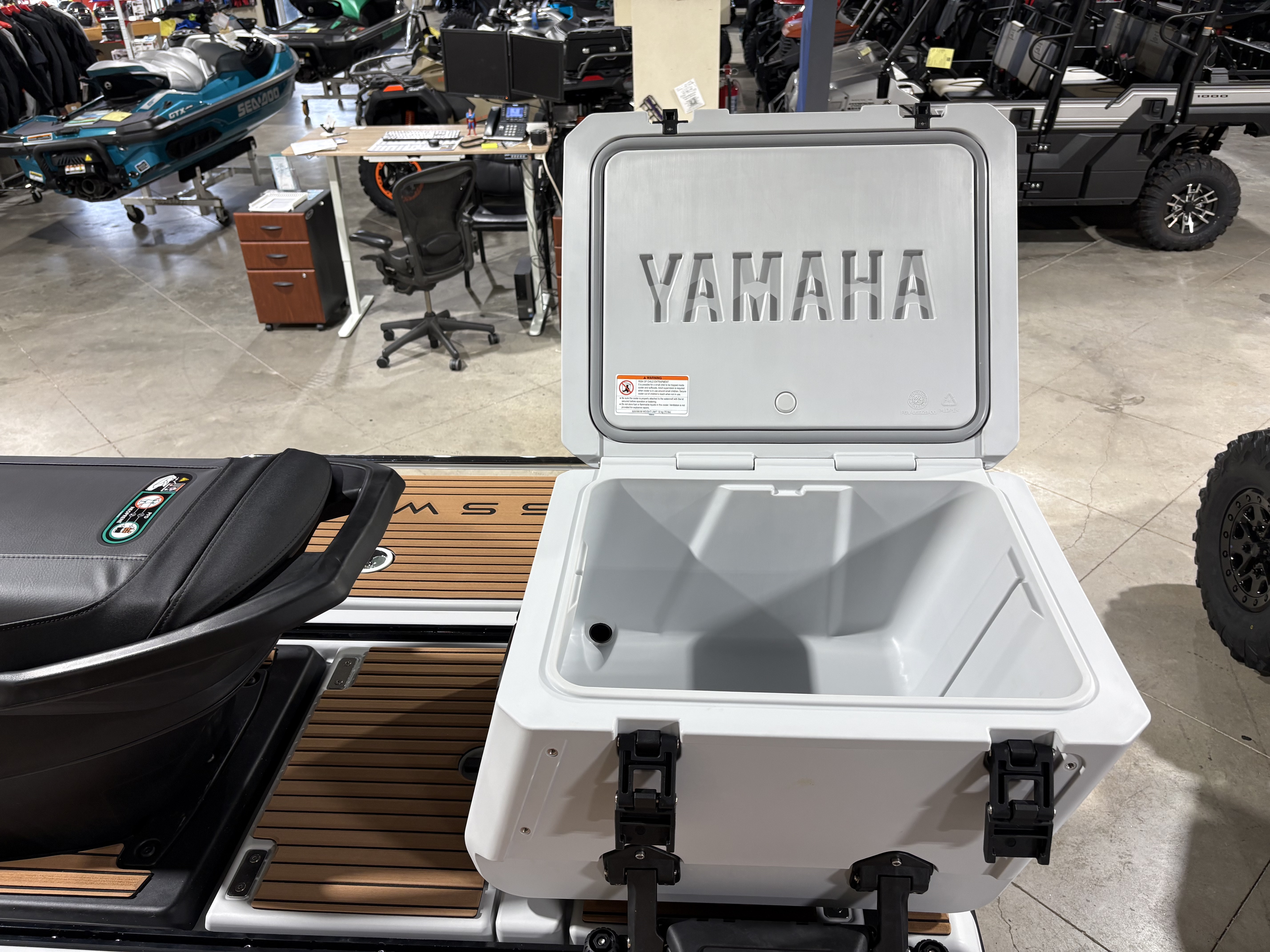 2027 Yamaha Waverunner CROSSWAVE-MIST GRAY WATERCRAFT