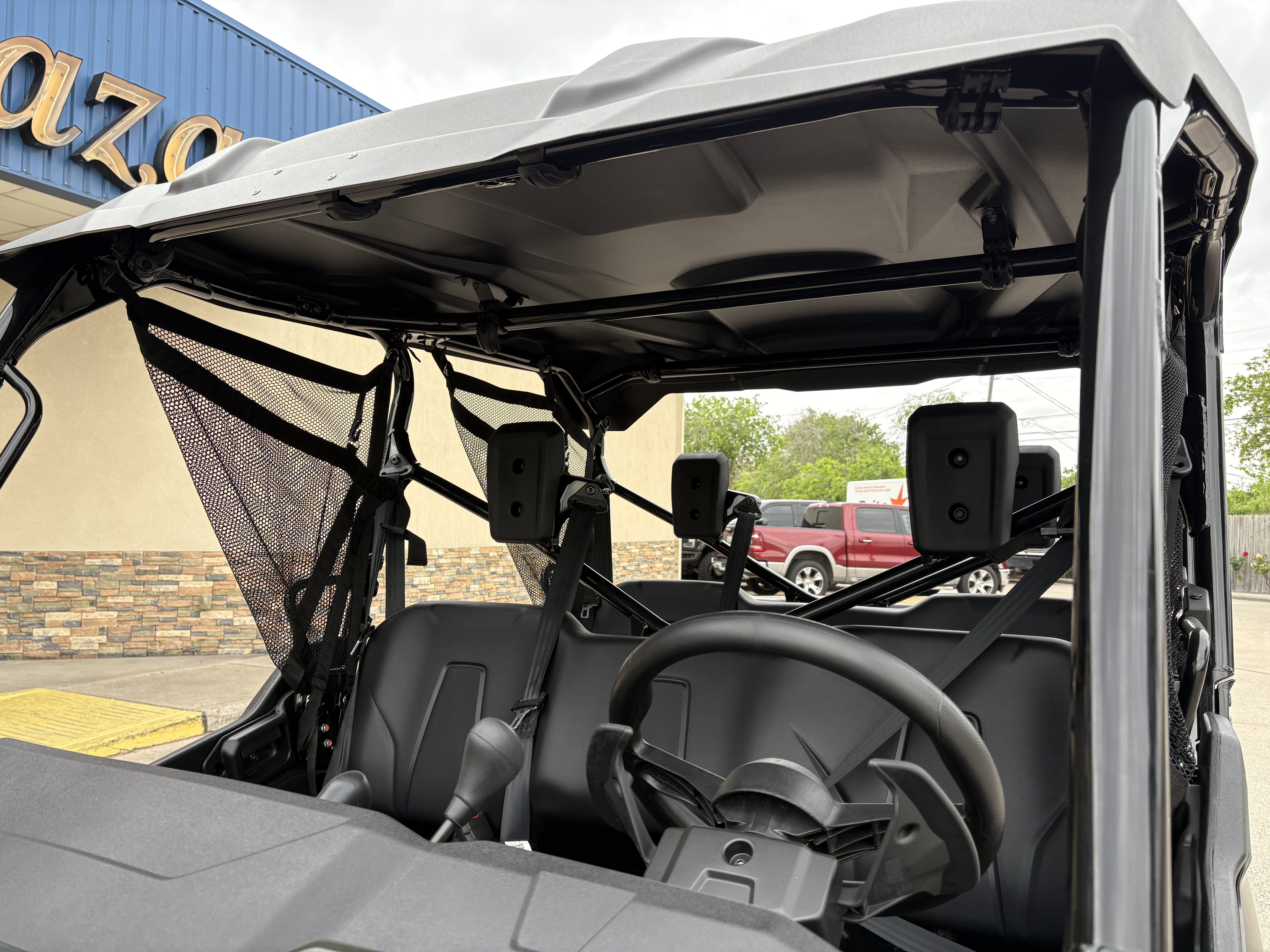2025 Honda PIONEER 1000-6 DLX CRE UTV