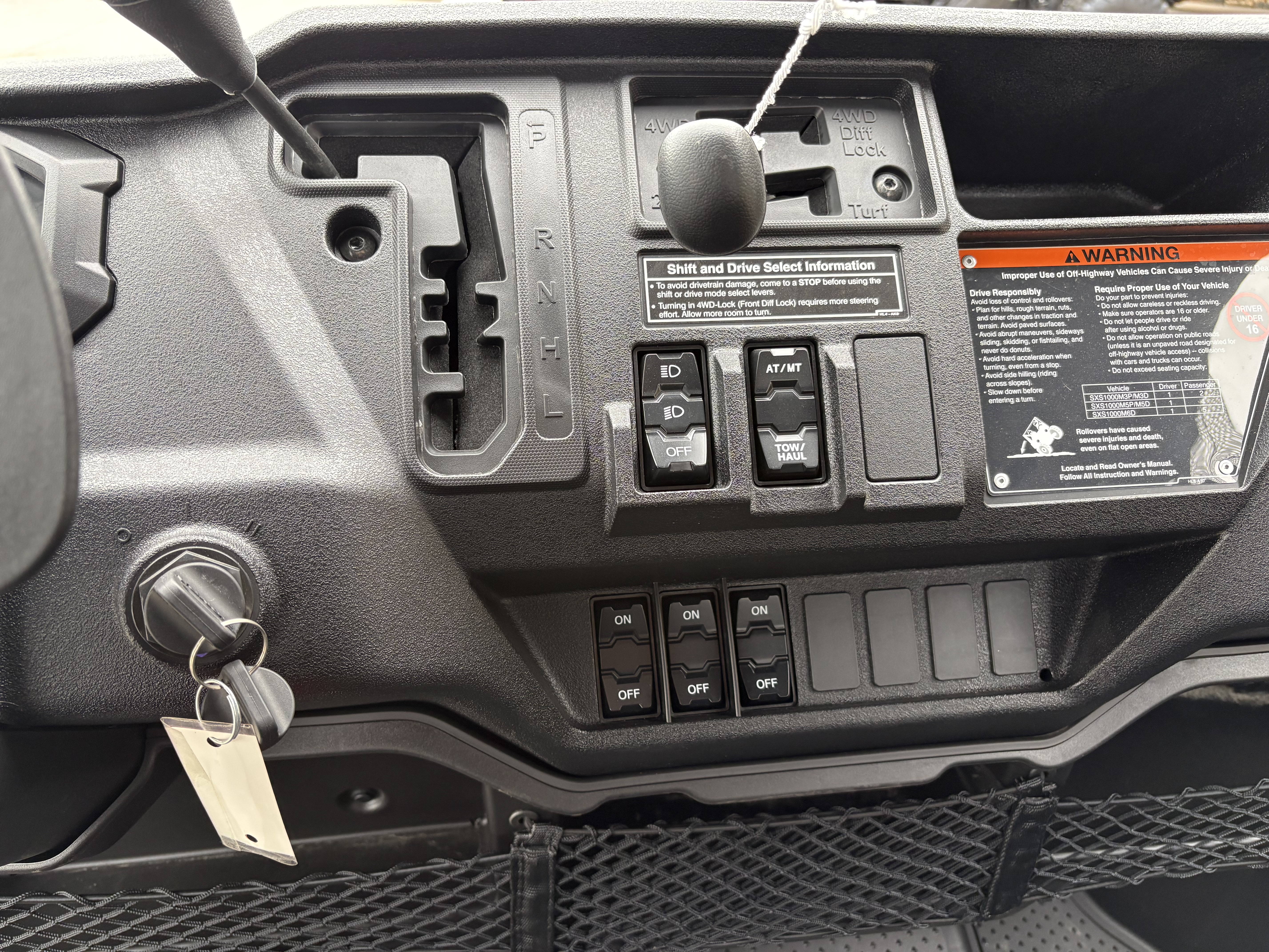2025 Honda PIONEER 1000-6 DLX CRE UTV