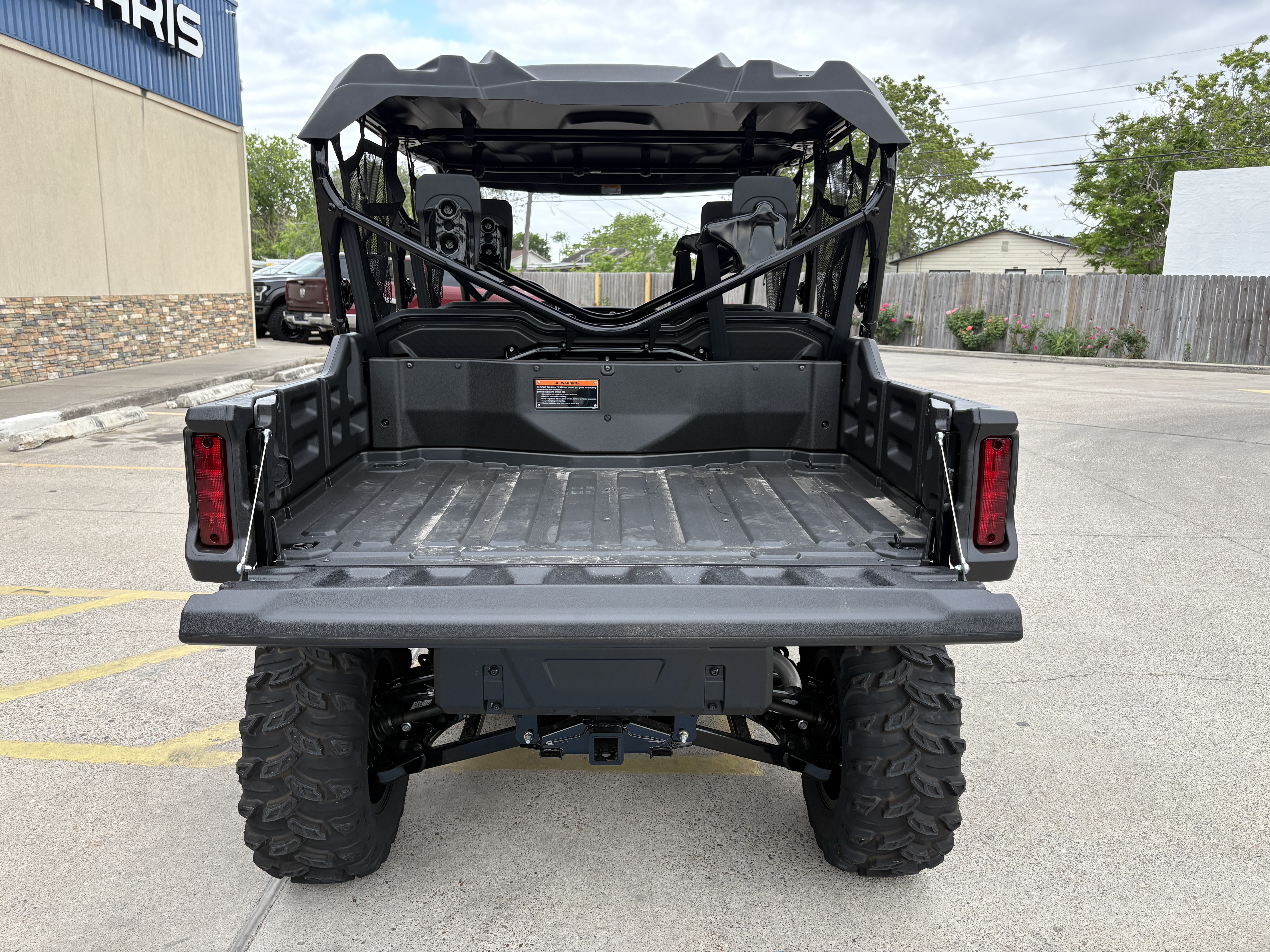 2025 Honda PIONEER 1000-6 DLX CRE UTV