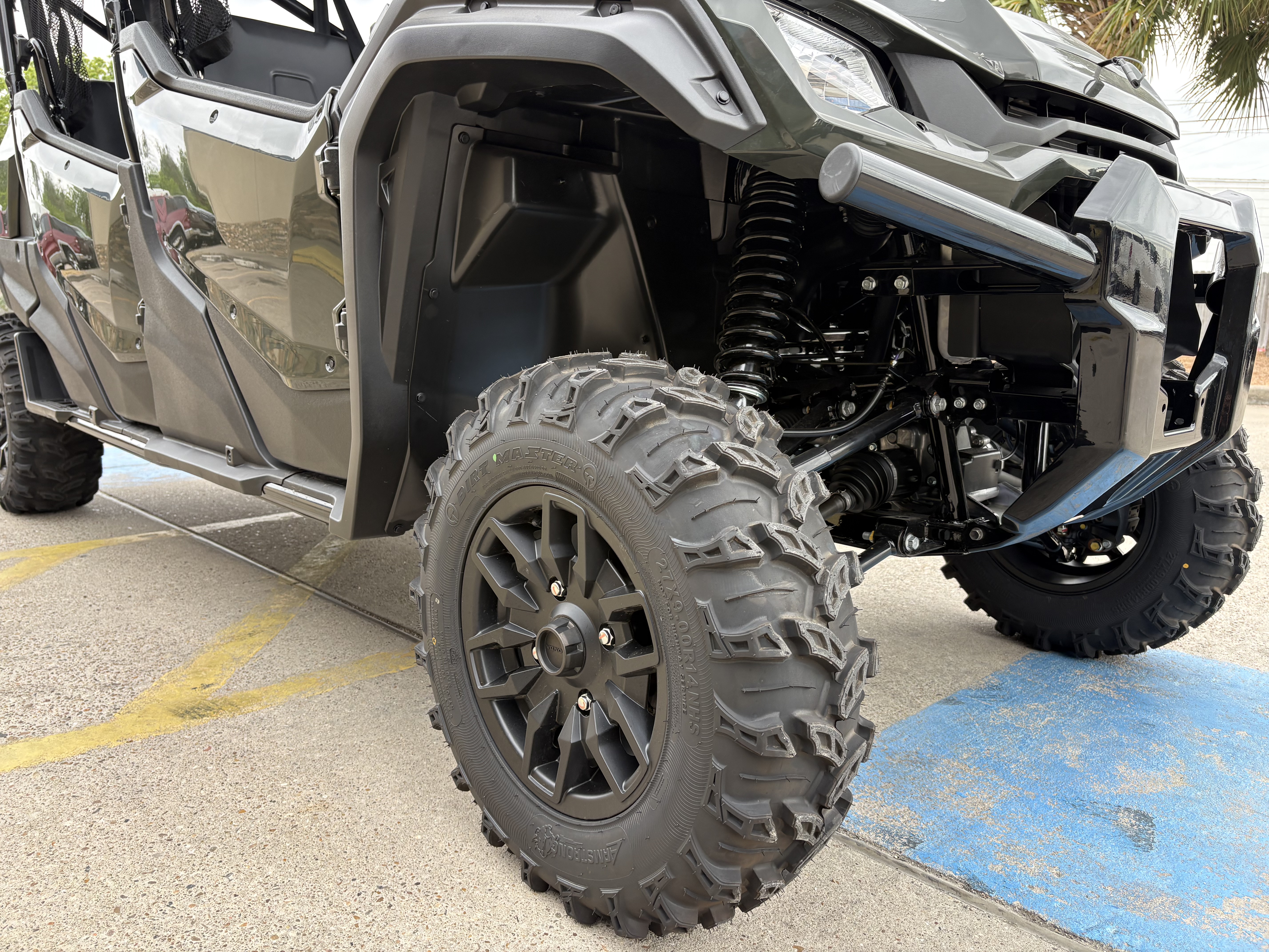 2025 Honda PIONEER 1000-6 DLX CRE UTV