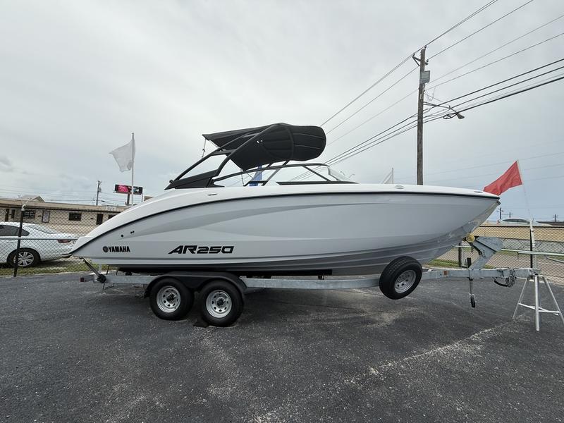 2025 Yamaha Boats AR250 BOAT