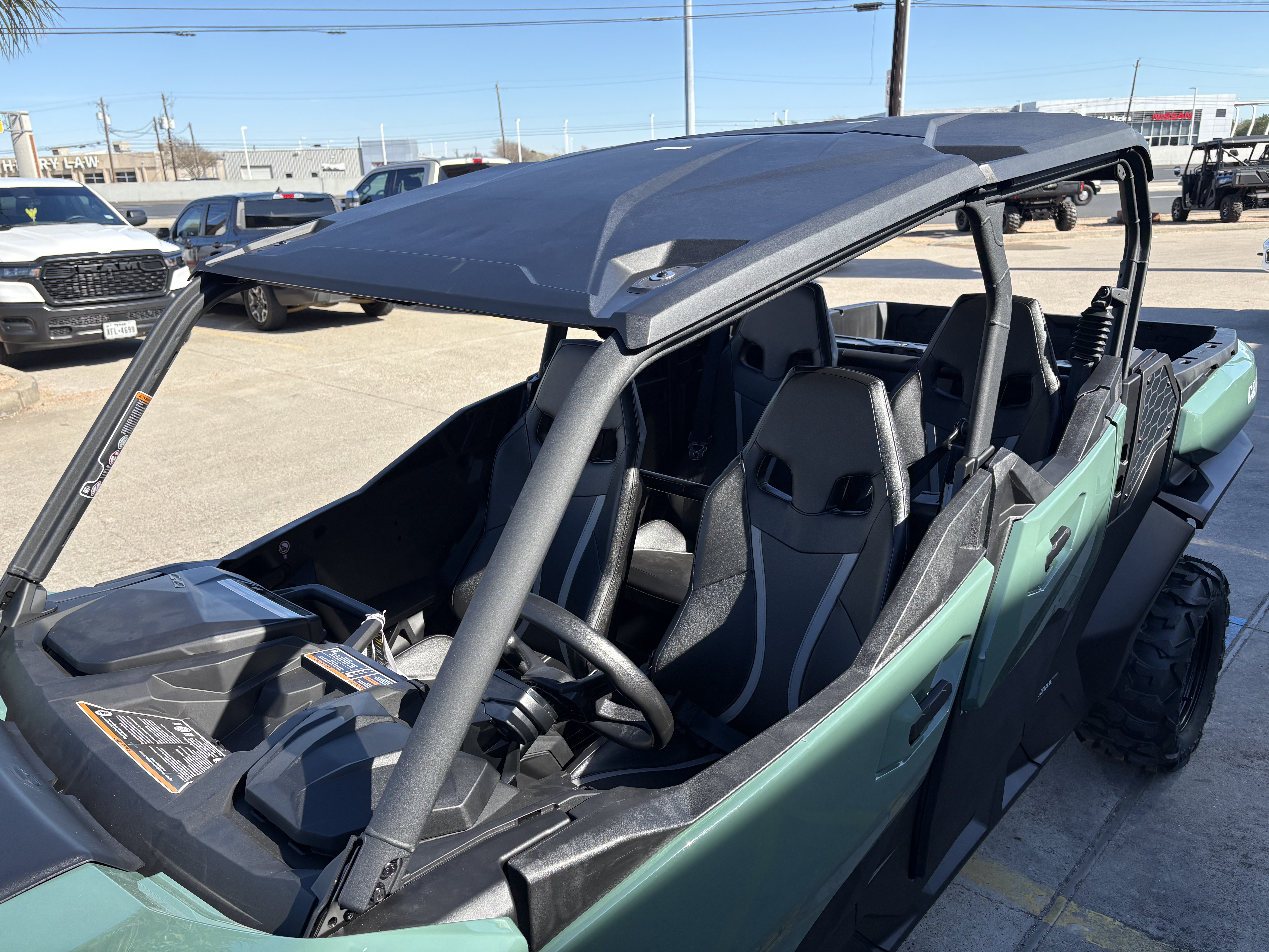 2026 Can-Am Commander MAX DPS 700 Side x Side