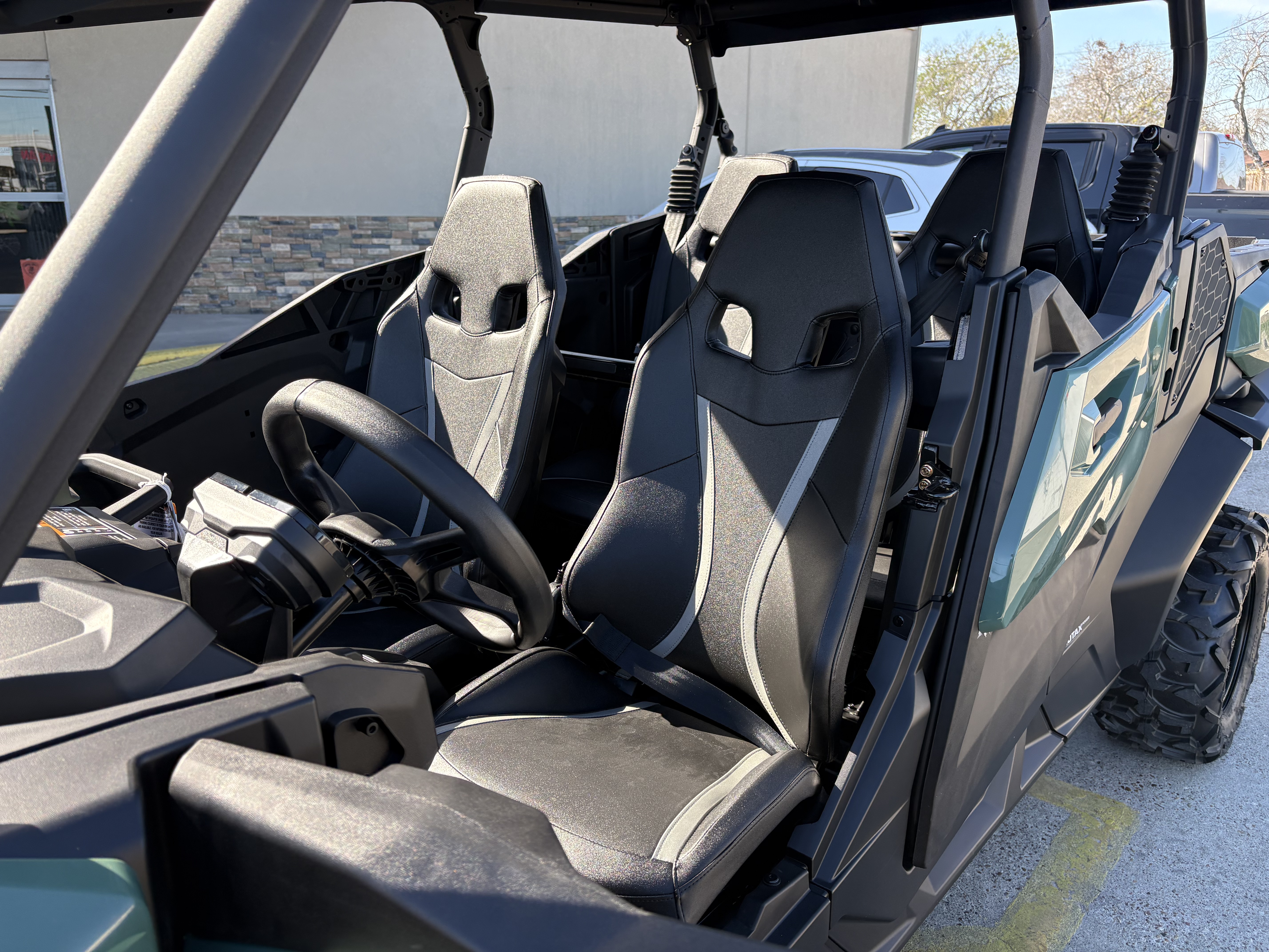 2026 Can-Am Commander MAX DPS 700 Side x Side