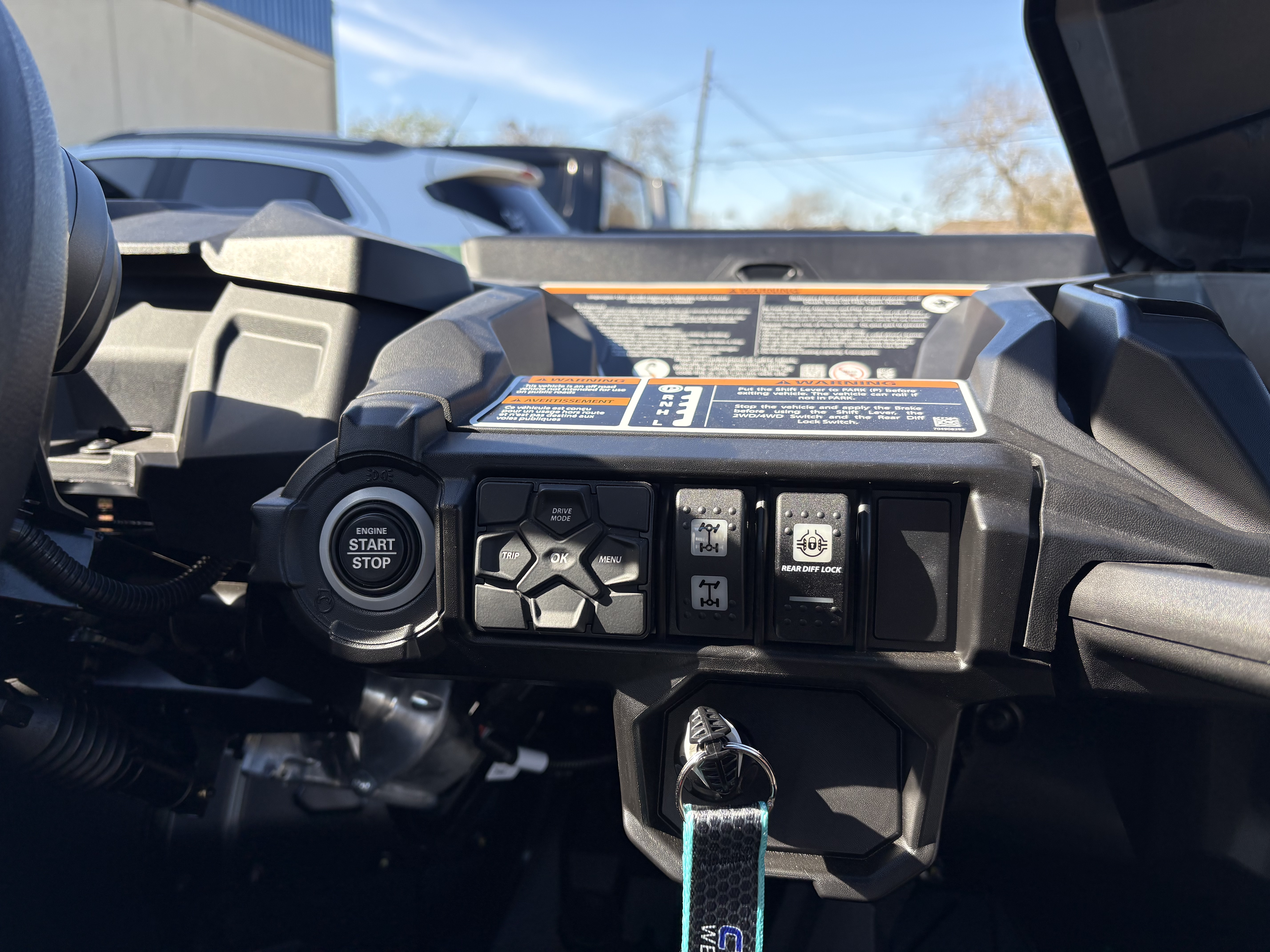 2026 Can-Am Commander MAX DPS 700 Side x Side