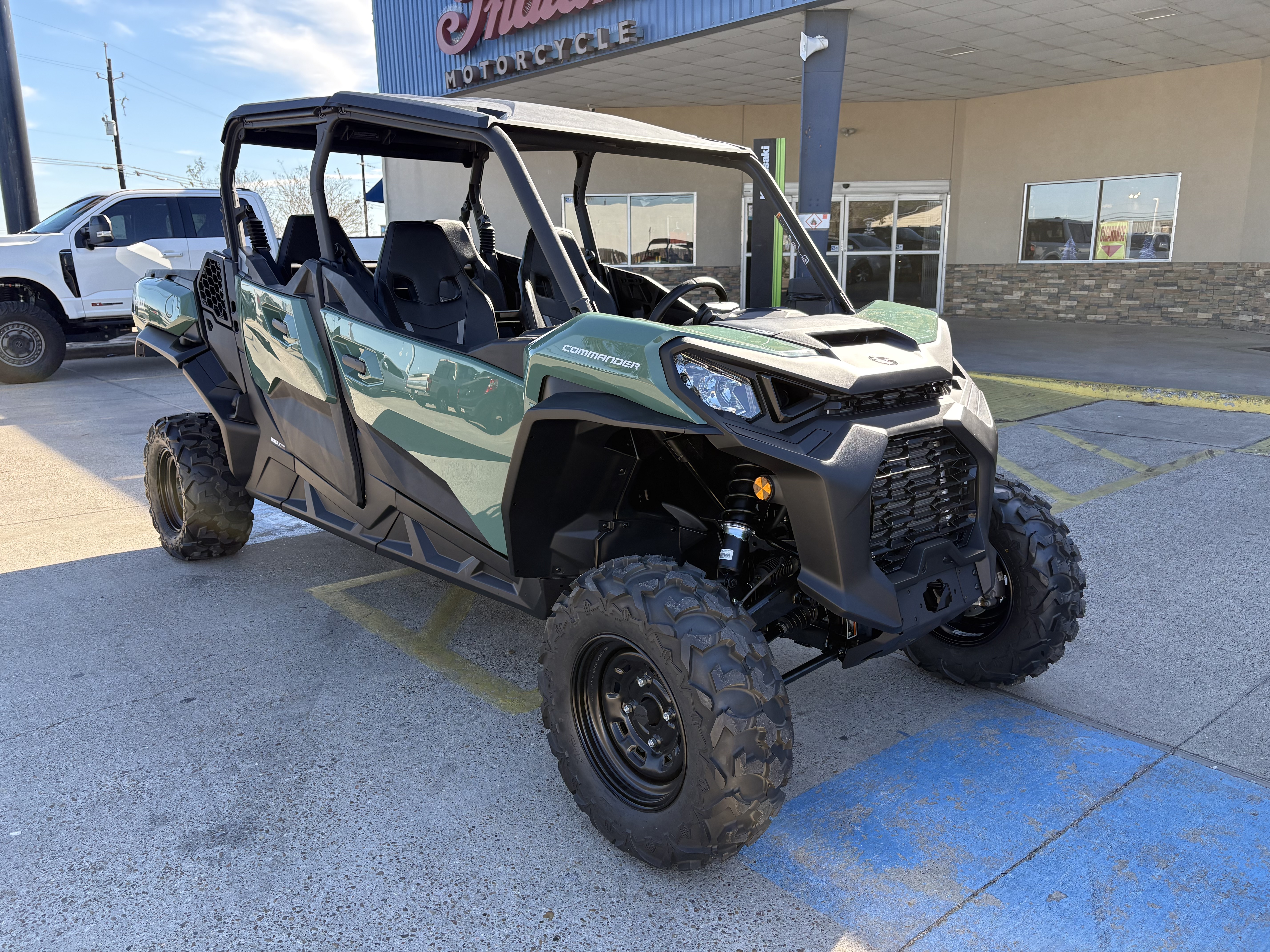 2026 Can-Am Commander MAX DPS 700 Side x Side