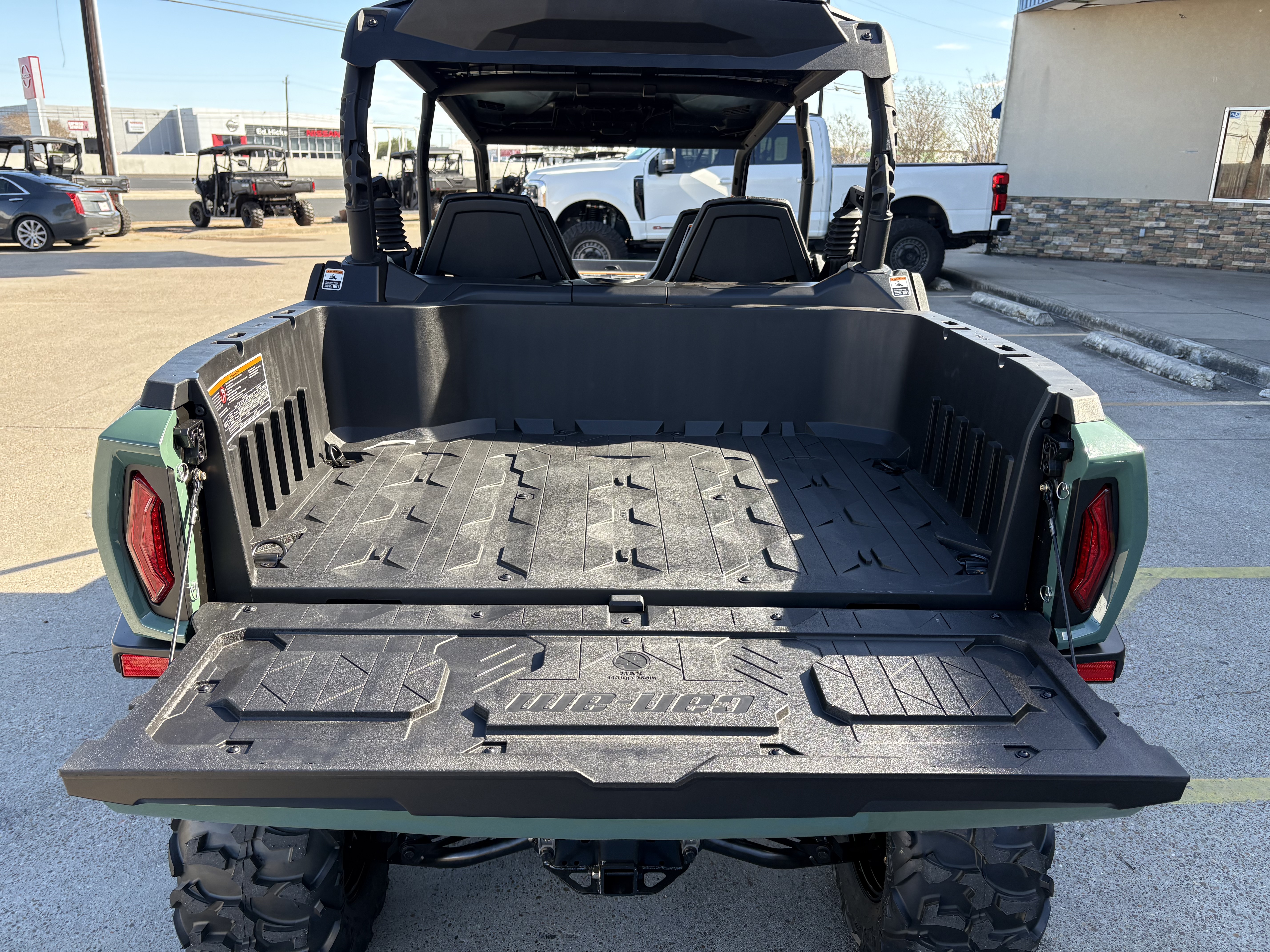 2026 Can-Am Commander MAX DPS 700 Side x Side