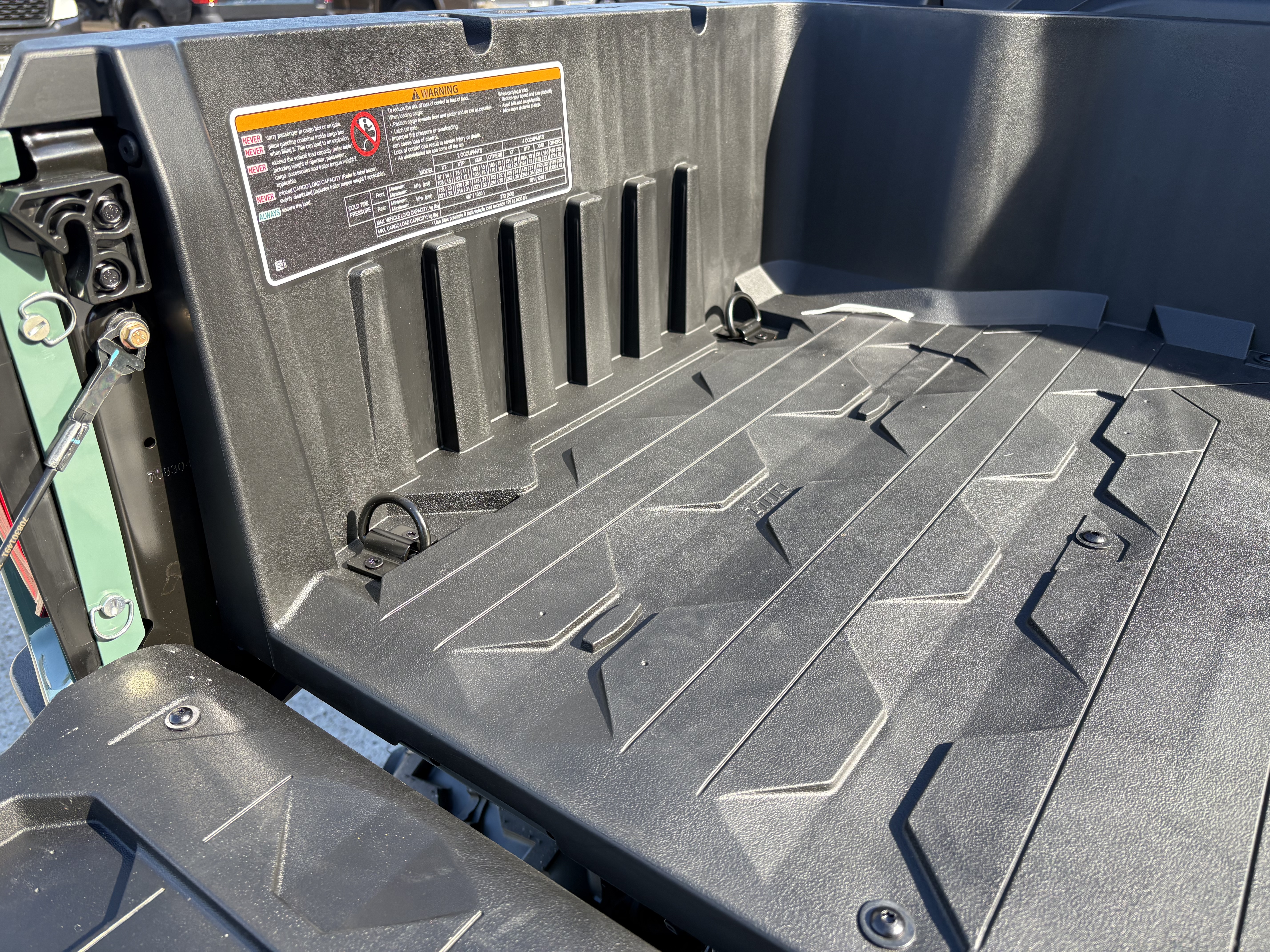 2026 Can-Am Commander MAX DPS 700 Side x Side