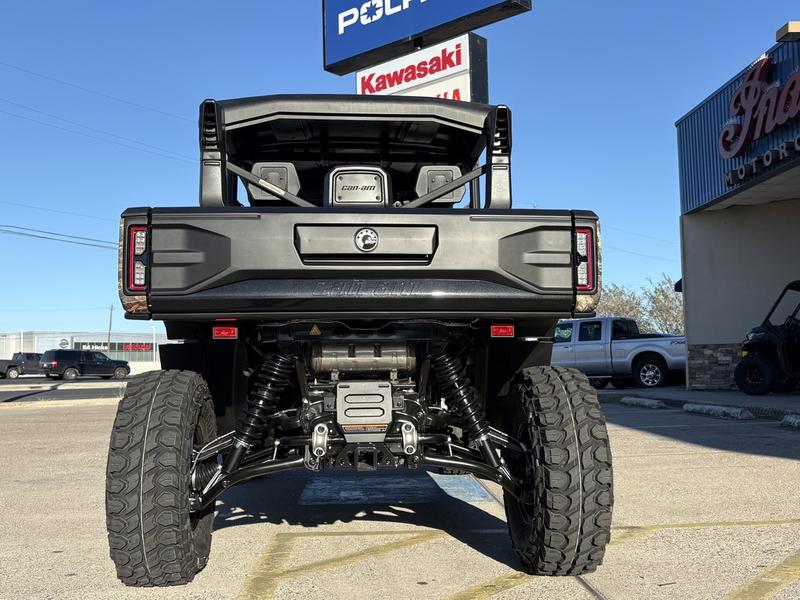 2026 Can-Am Defender MAX X mr HD11 with half-doors UTV