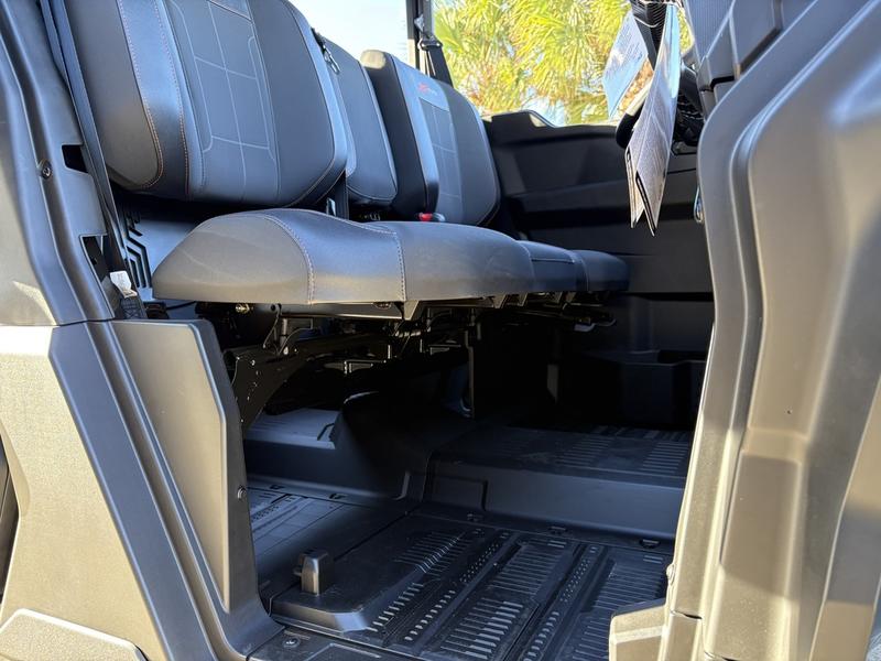 2026 Can-Am Defender MAX X mr HD11 with half-doors UTV