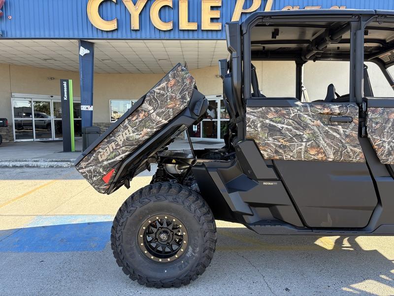 2026 Can-Am Defender MAX X mr HD11 with half-doors UTV