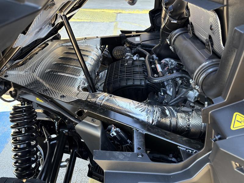 2026 Can-Am Defender MAX X mr HD11 with half-doors UTV