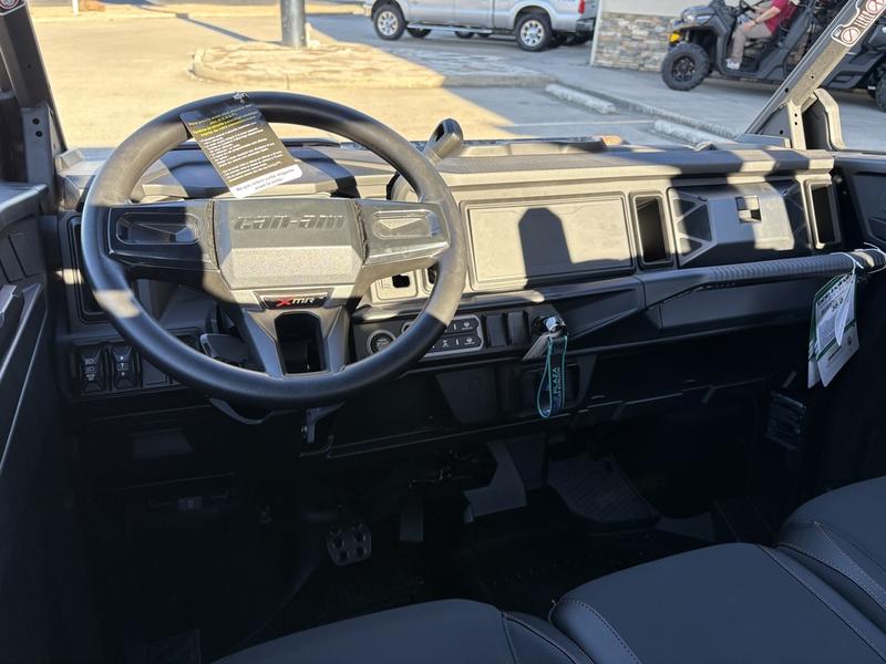 2026 Can-Am Defender MAX X mr HD11 with half-doors UTV