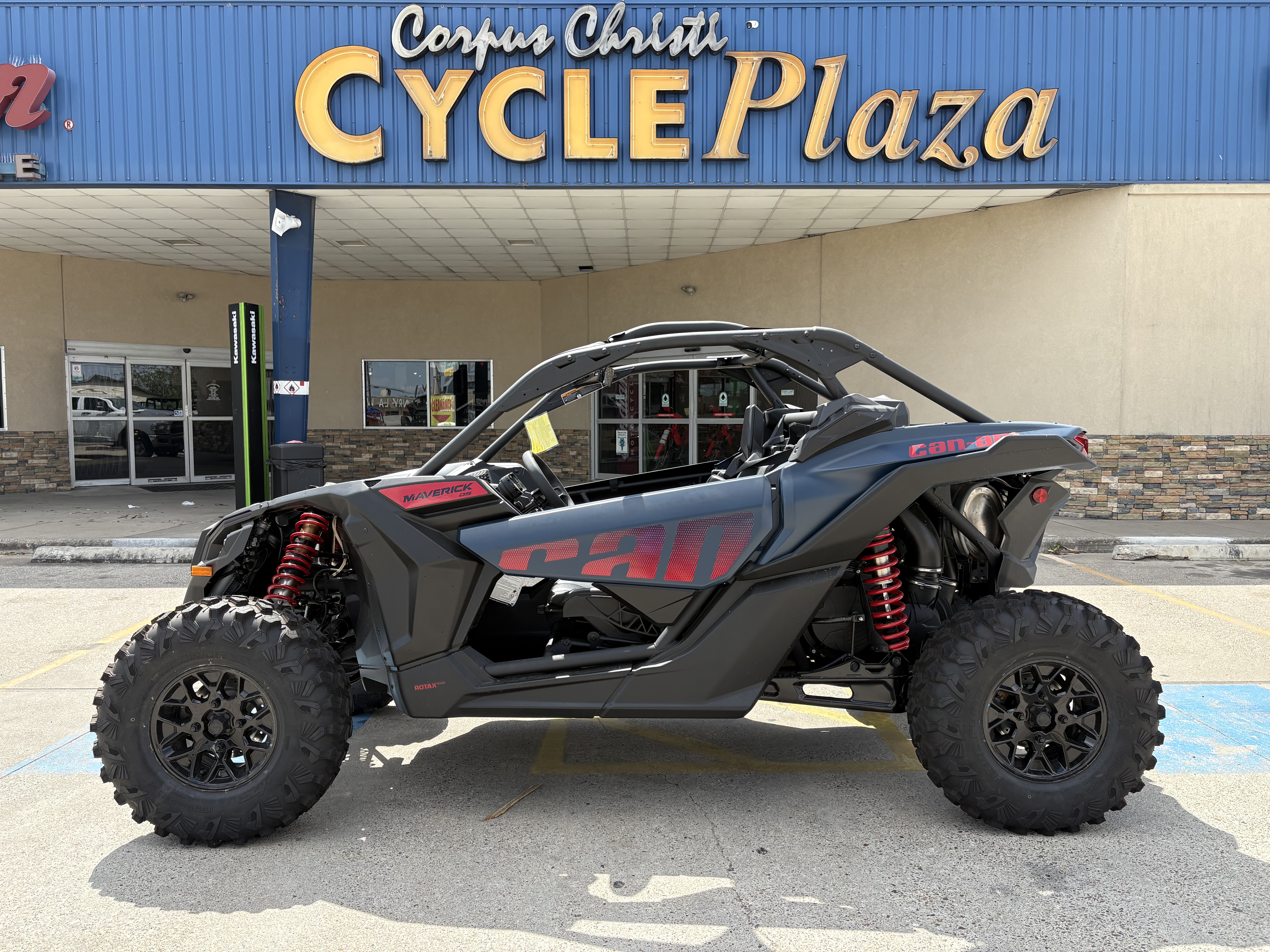 2026 Can-Am Maverick X3 DS Turbo RR Side x Side