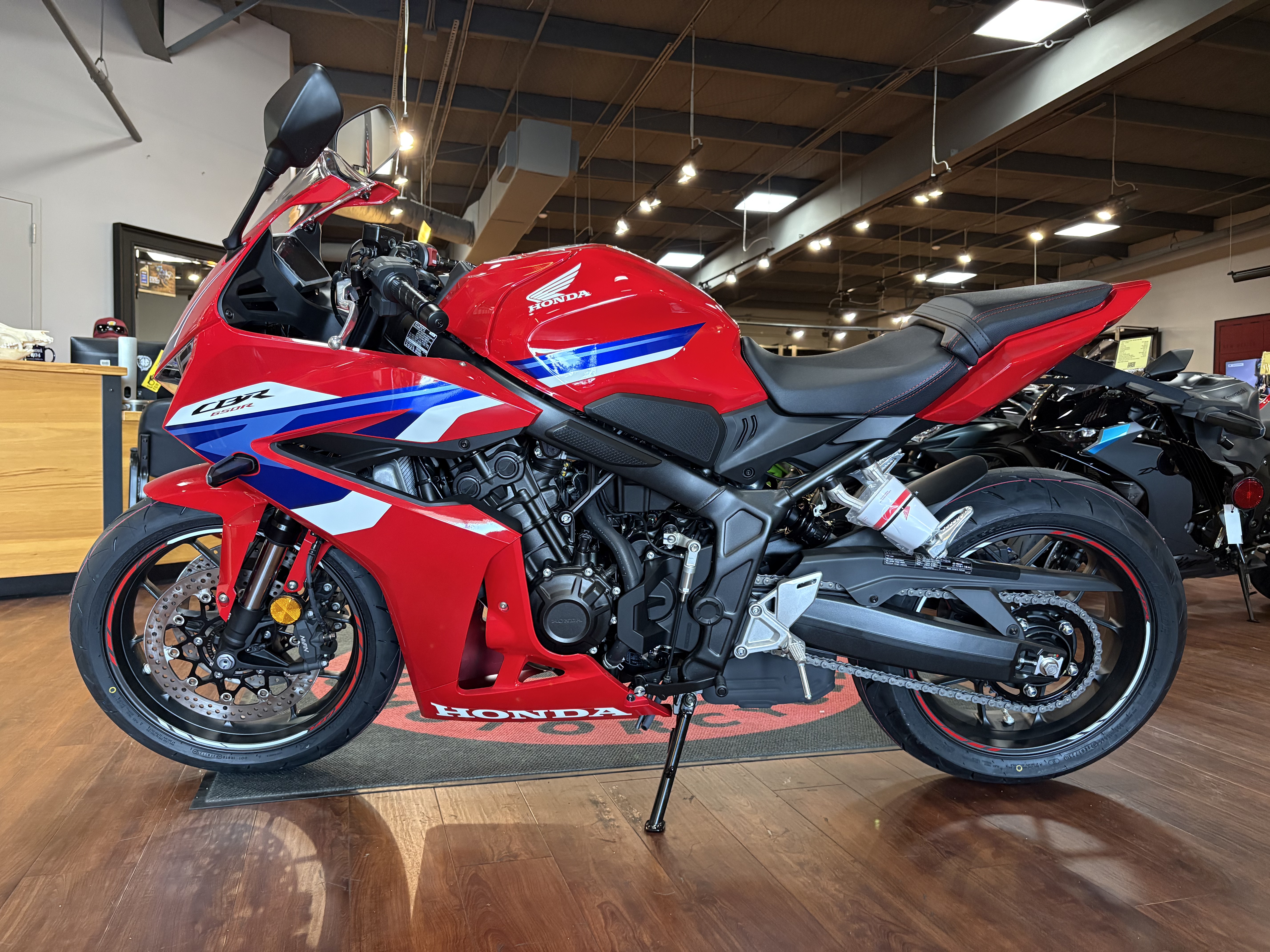 2026 Honda CBR650R E-Clutch SPORT BIKE