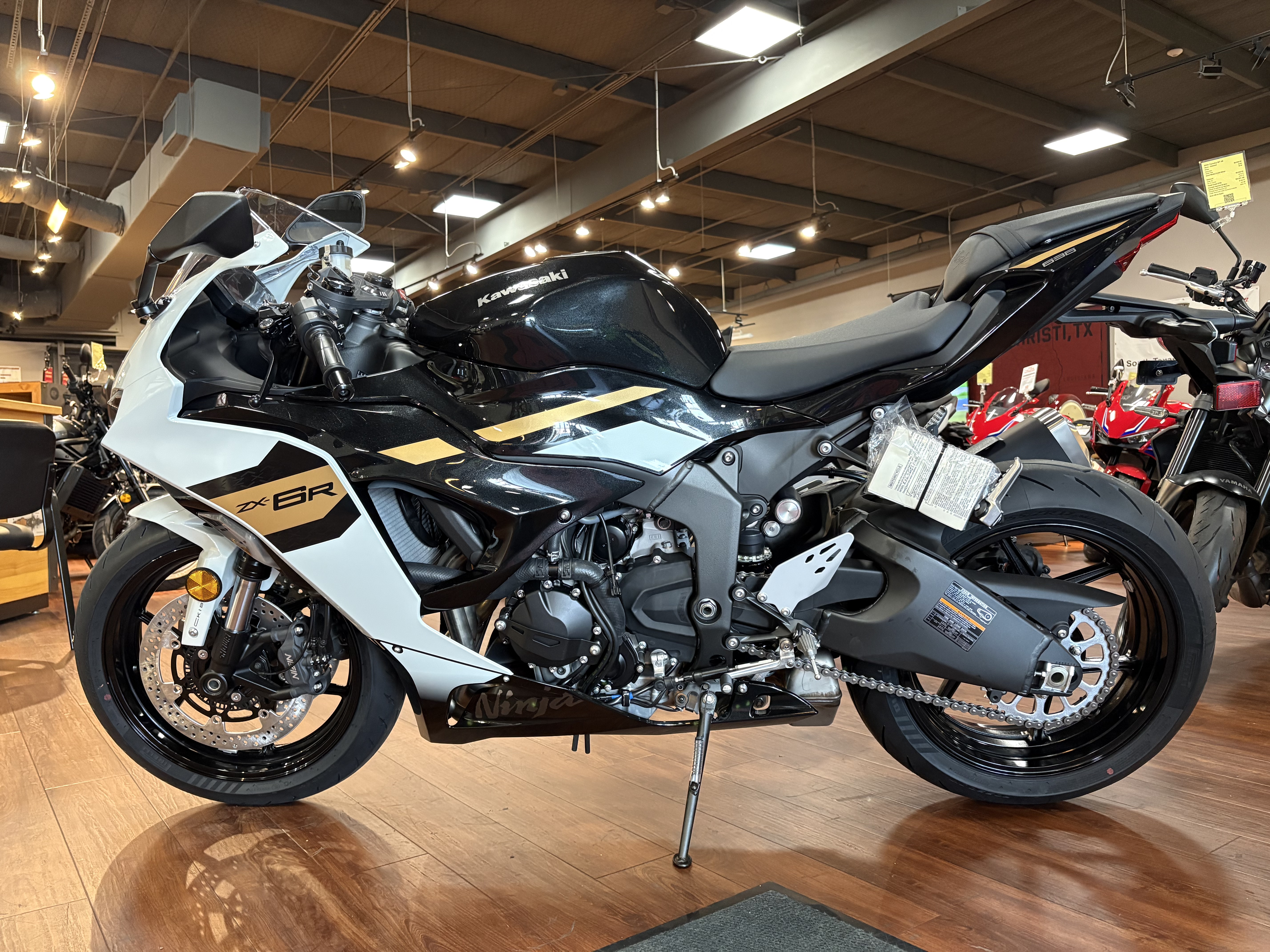 2026 Kawasaki Ninja ZX-6R SPORT BIKE