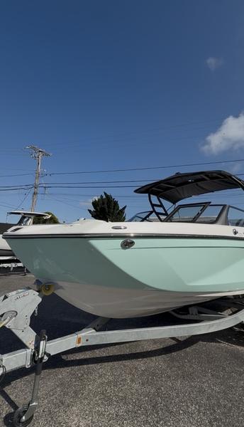 2026 Yamaha Boats 222S BOAT