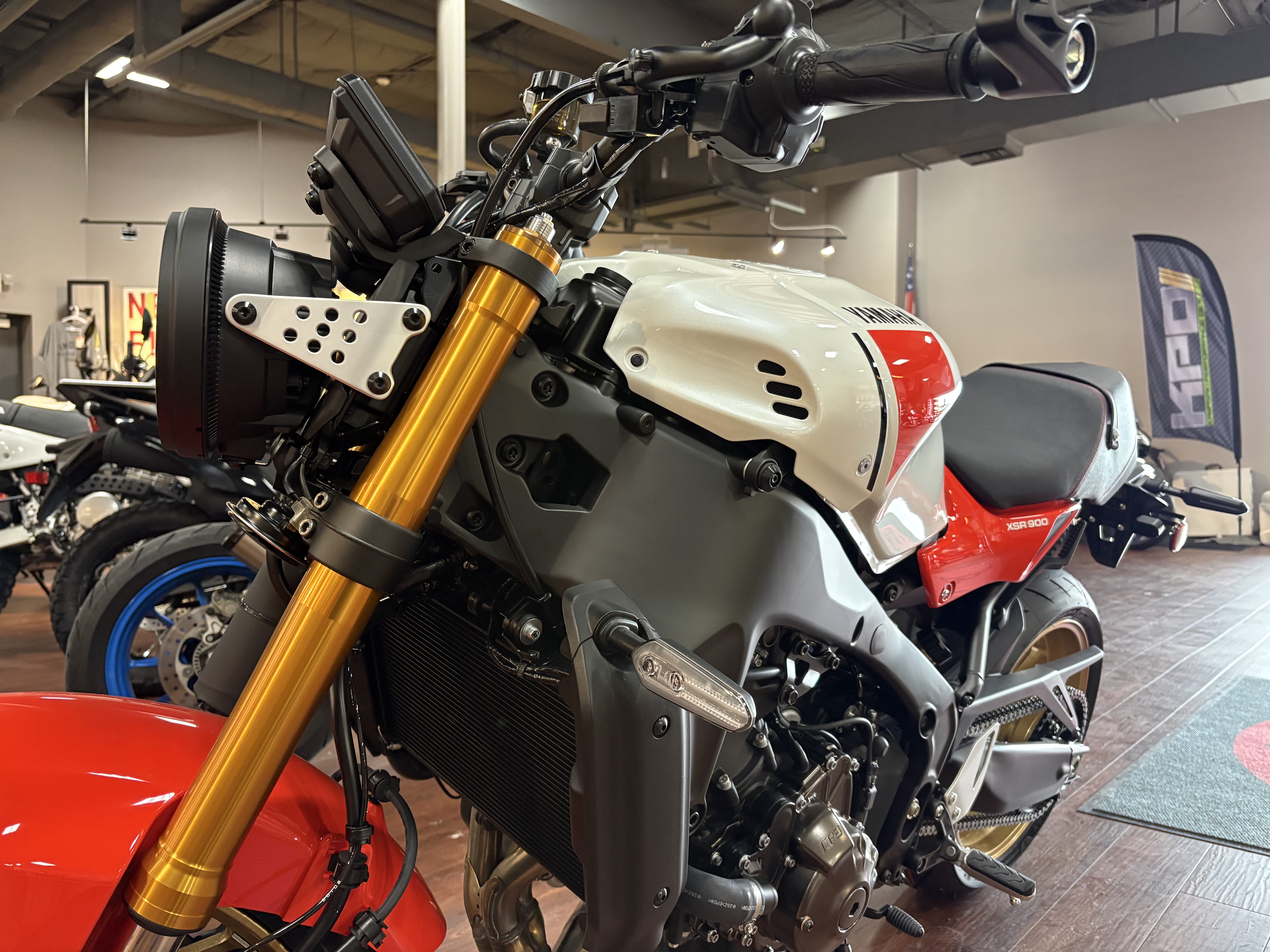 2026 Yamaha XSR900 SPORT BIKE