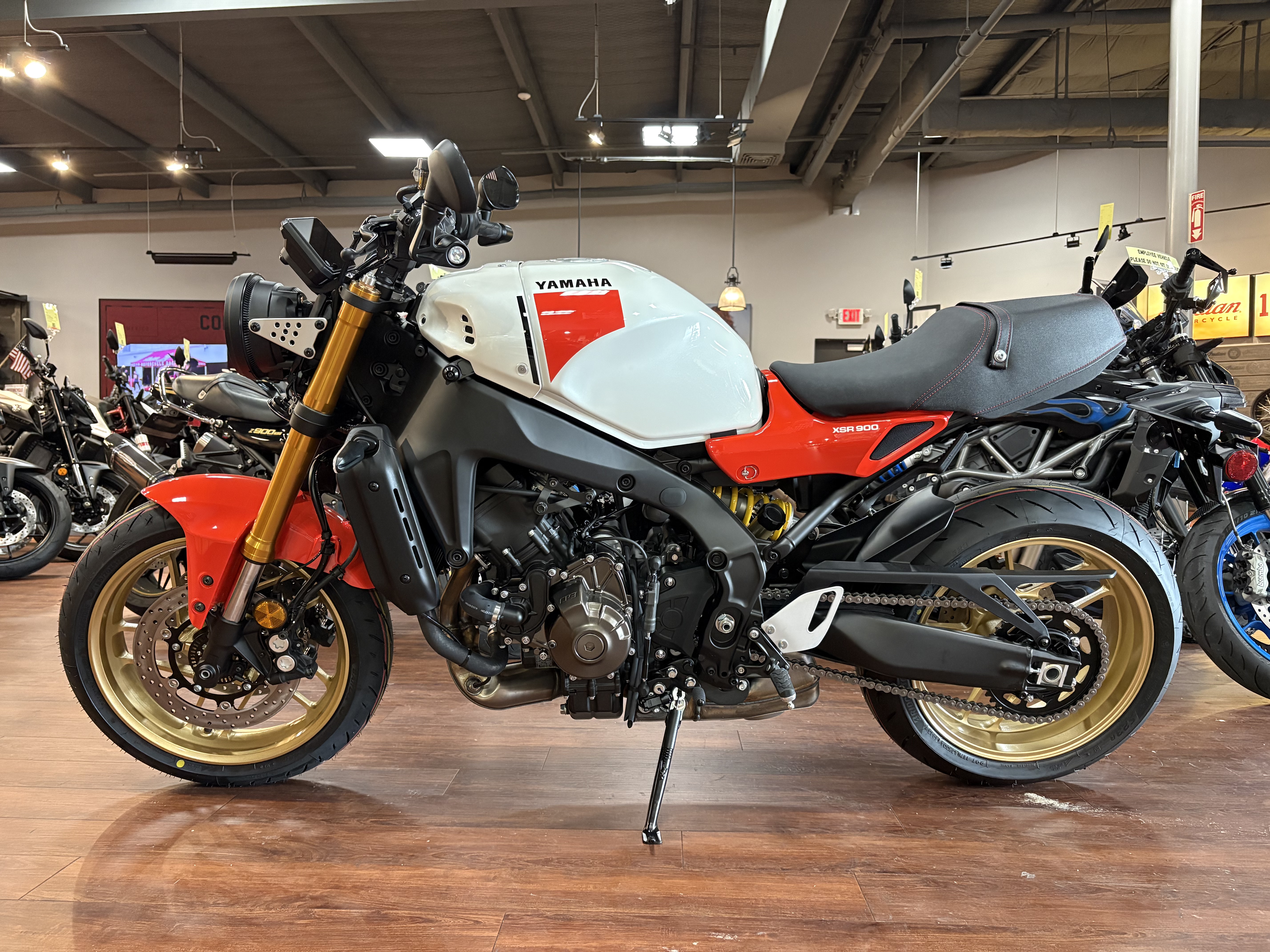 2026 Yamaha XSR900 SPORT BIKE