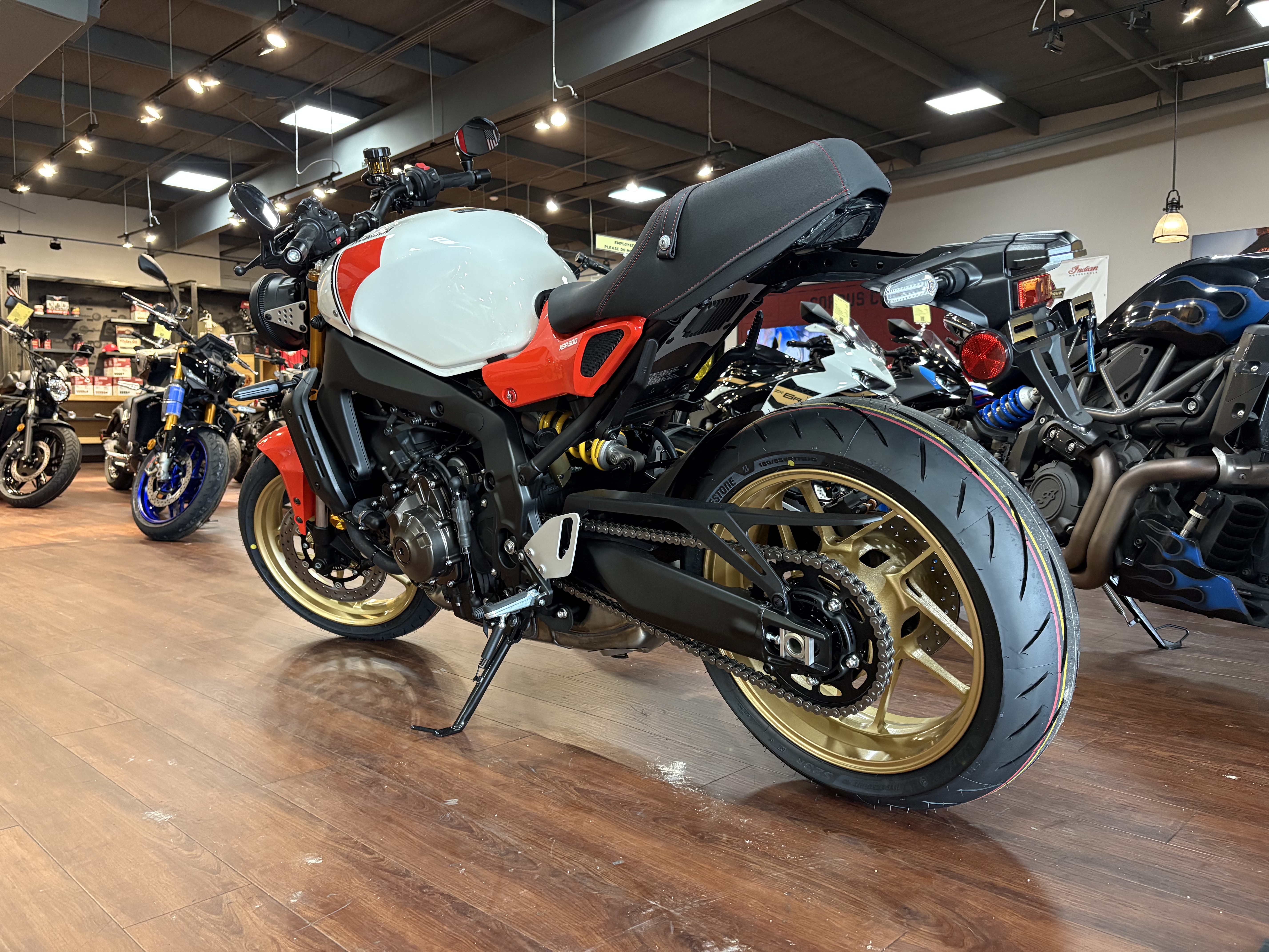 2026 Yamaha XSR900 SPORT BIKE